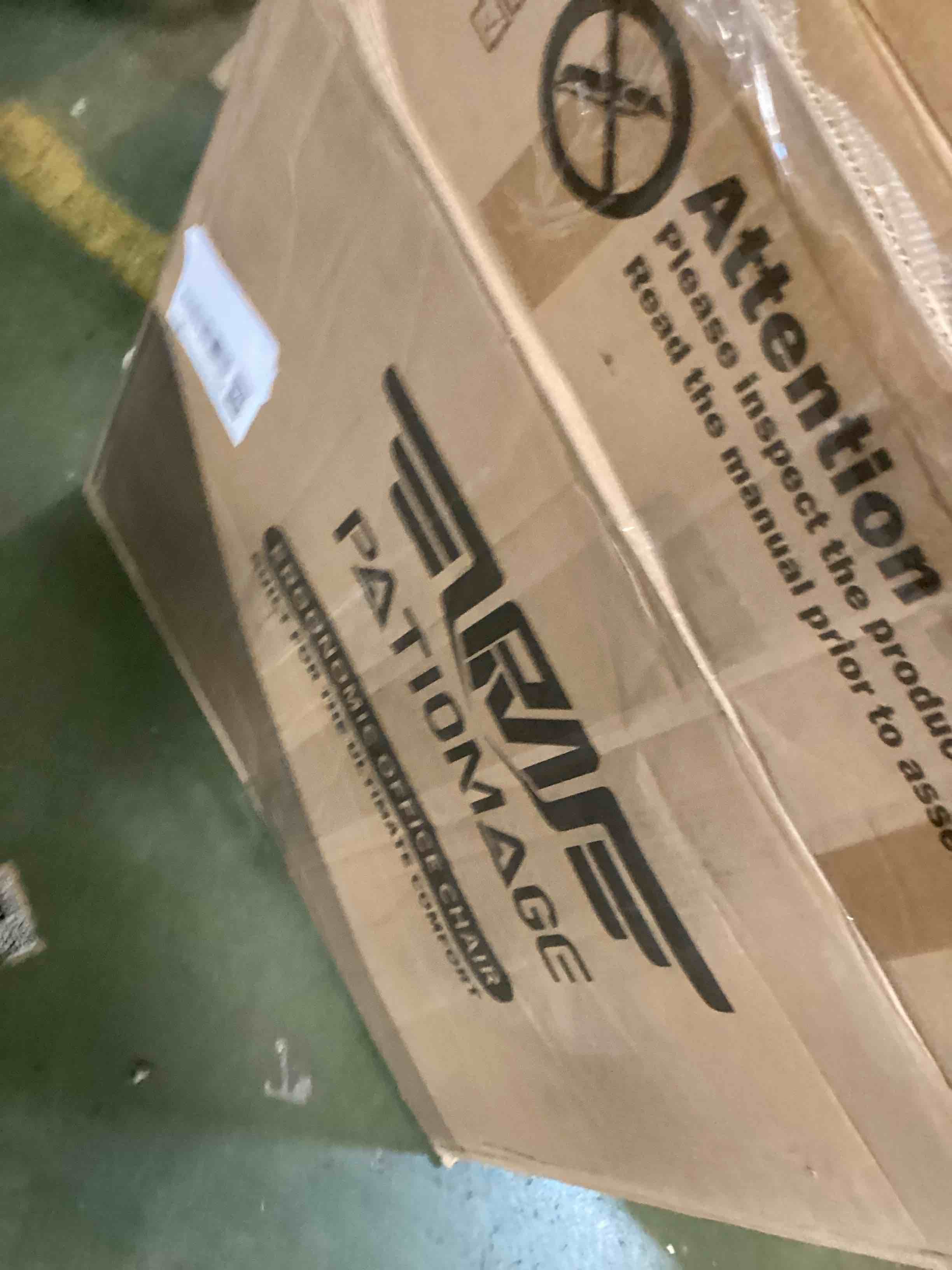 https://s3.amazonaws.com/lotting-images-prod/bidfta/PNK1382200_1733409301746.jpeg