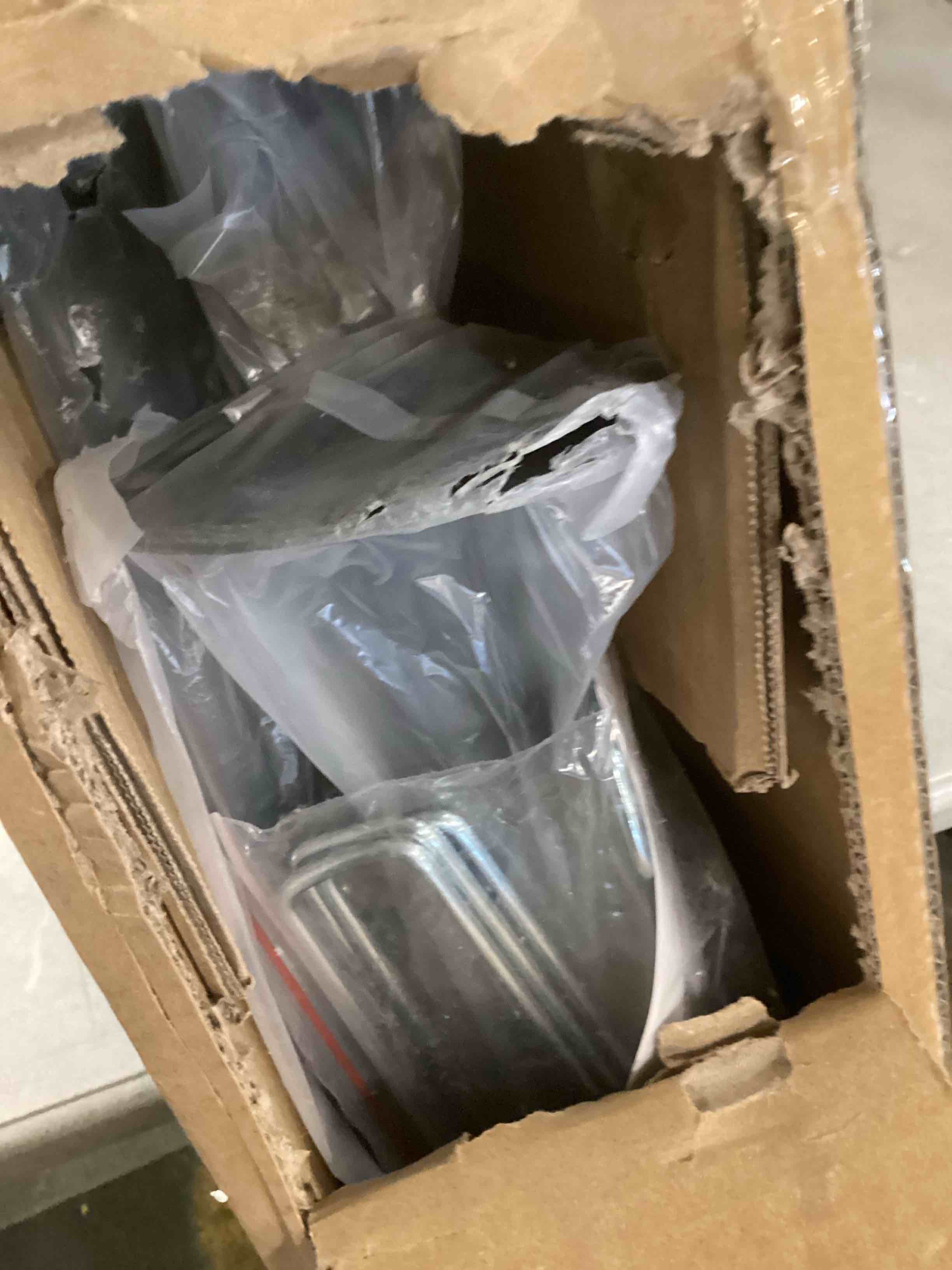 https://s3.amazonaws.com/lotting-images-prod/bidfta/PNK1382600_1733516693570.jpeg