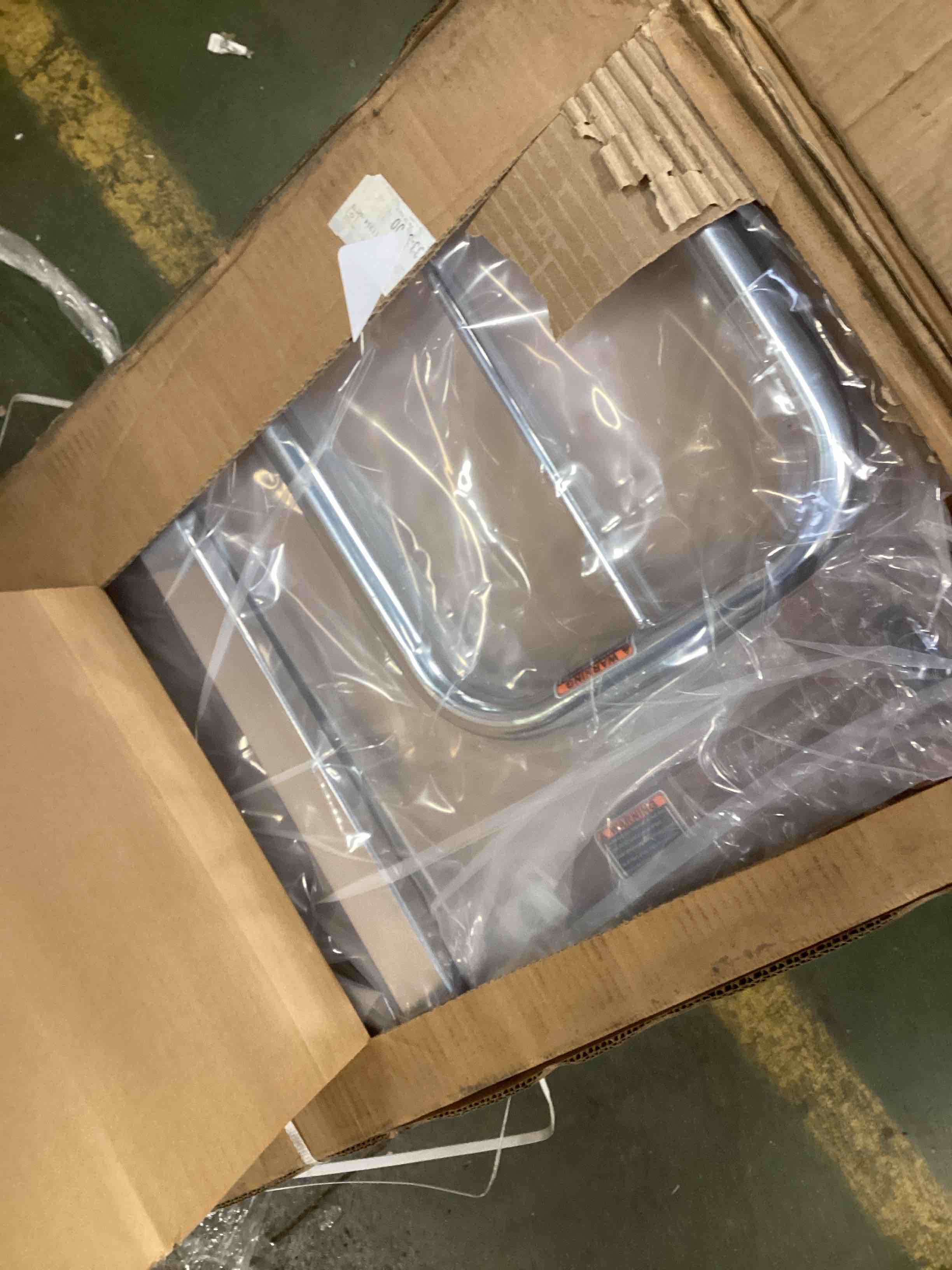 https://s3.amazonaws.com/lotting-images-prod/bidfta/PNK1383171_1733927222479.jpeg