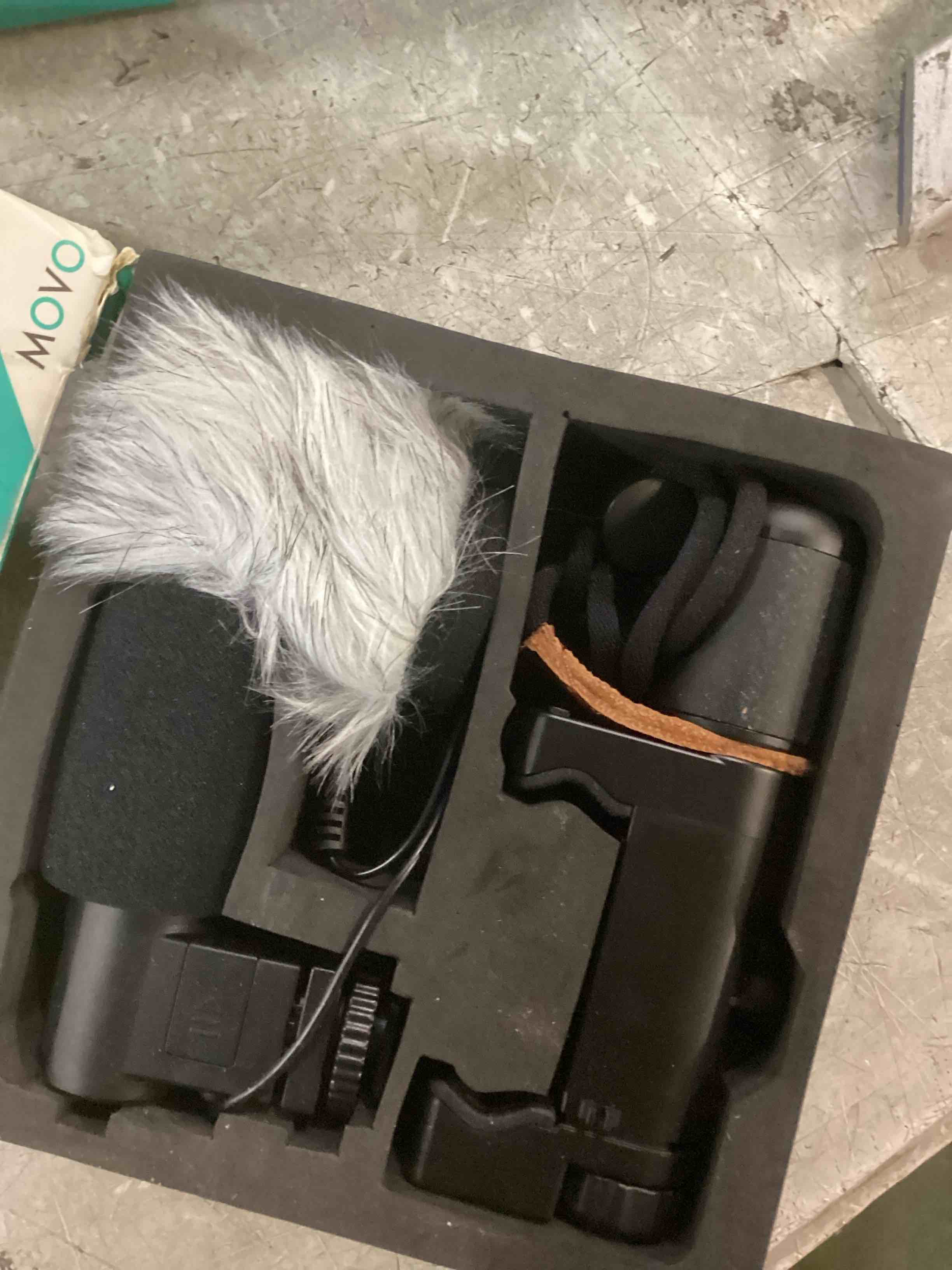 https://s3.amazonaws.com/lotting-images-prod/bidfta/PNK1383512_1734123352706.jpeg