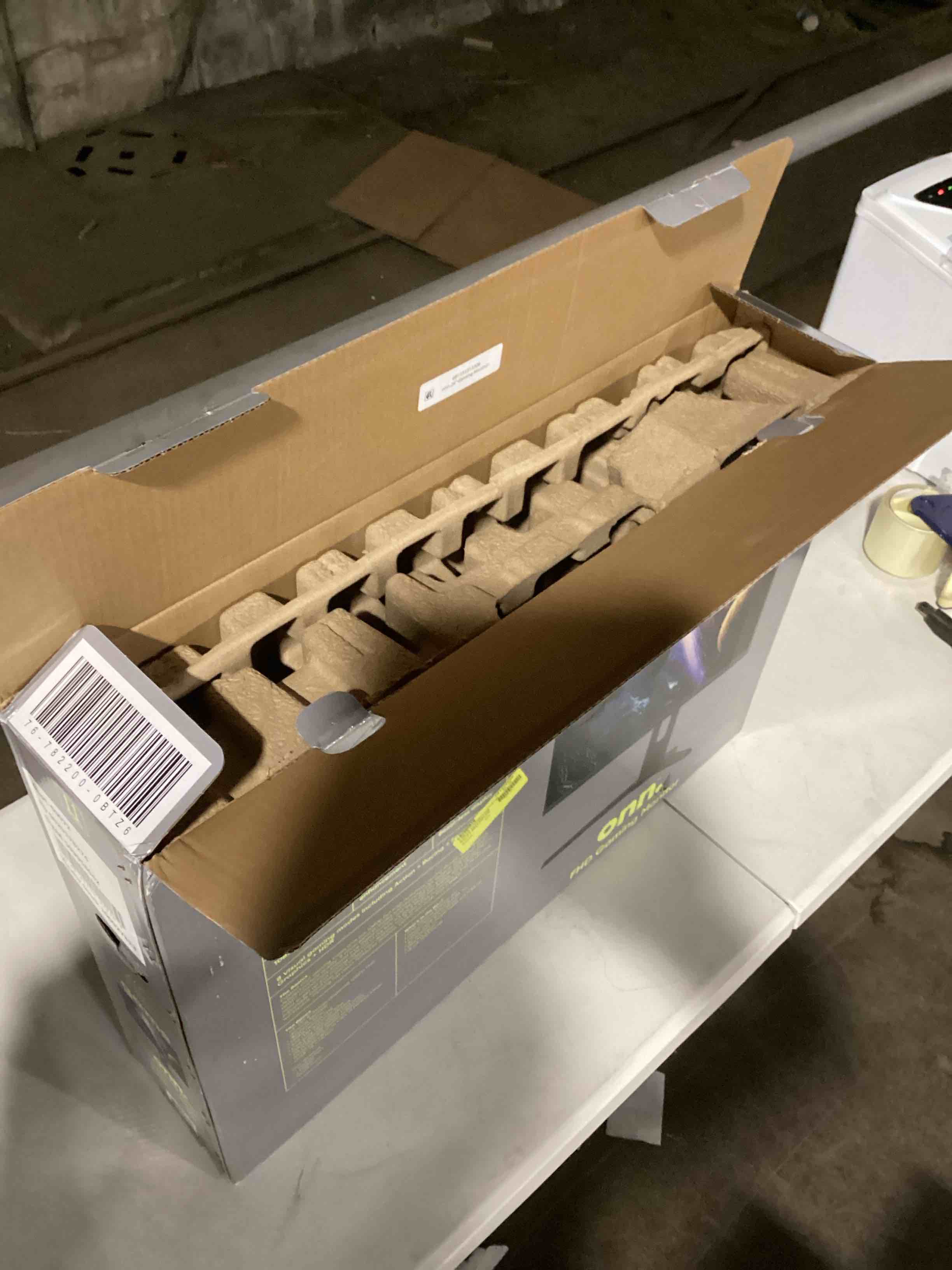 https://s3.amazonaws.com/lotting-images-prod/bidfta/PNK1384546_1736355996241.jpeg