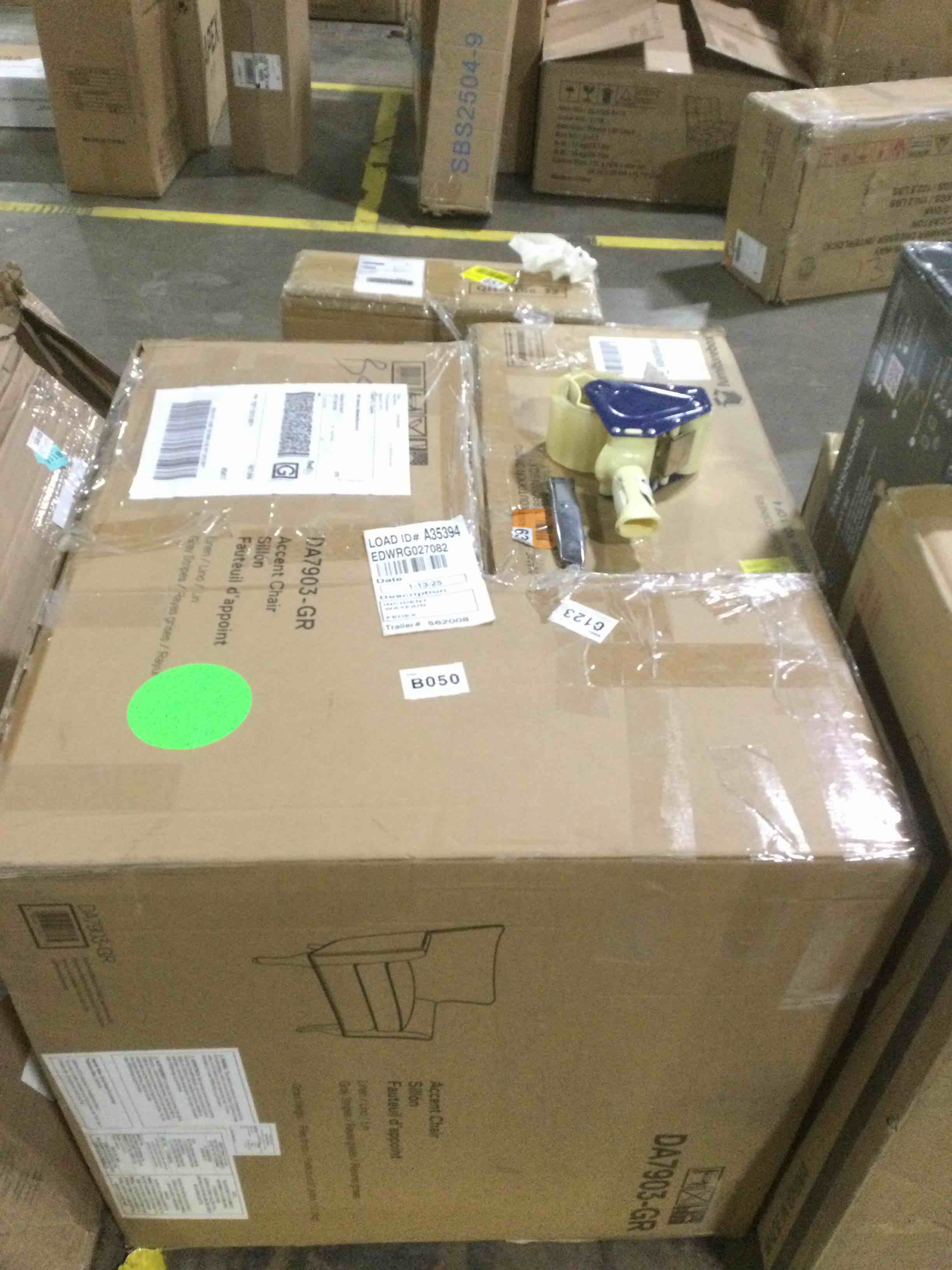 https://s3.amazonaws.com/lotting-images-prod/bidfta/PNK1384790_1737471881520.jpeg