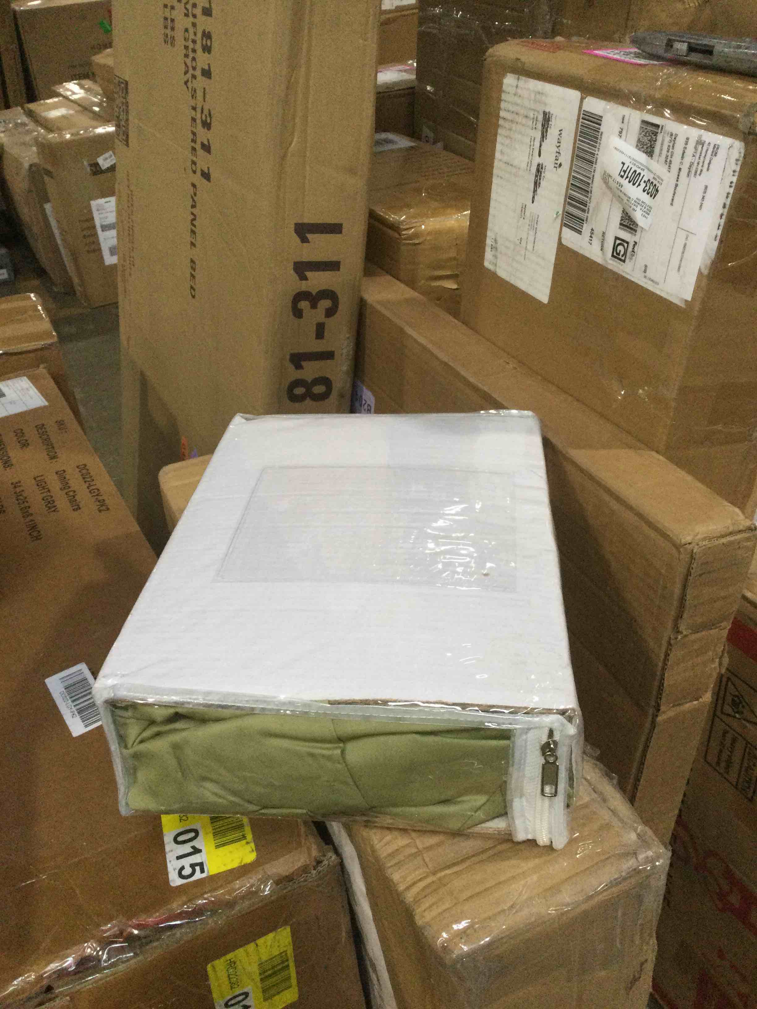 https://s3.amazonaws.com/lotting-images-prod/bidfta/PNK1385118_1738075571562.jpeg