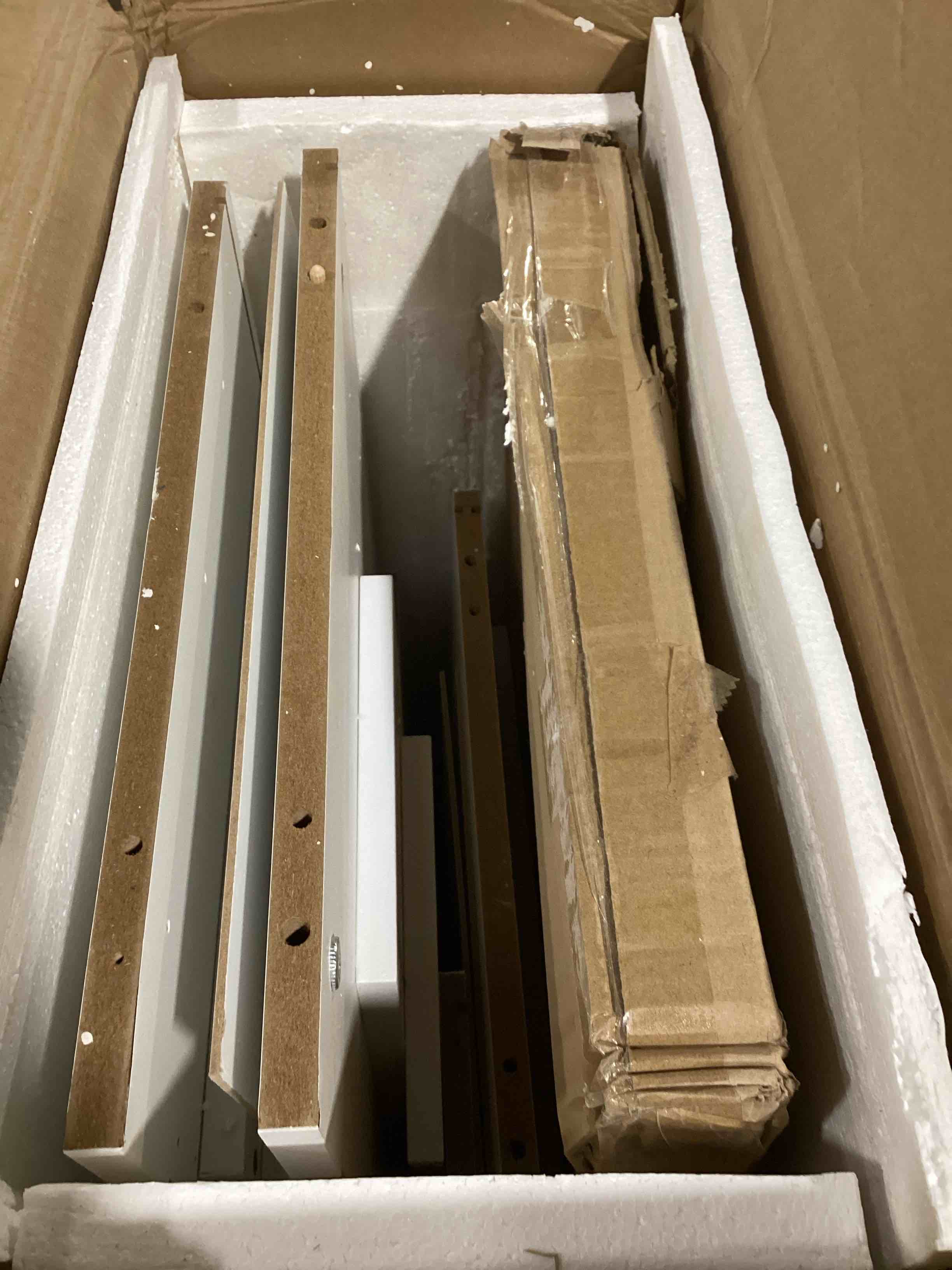 https://s3.amazonaws.com/lotting-images-prod/bidfta/PNK1385378_1739462317226.jpeg