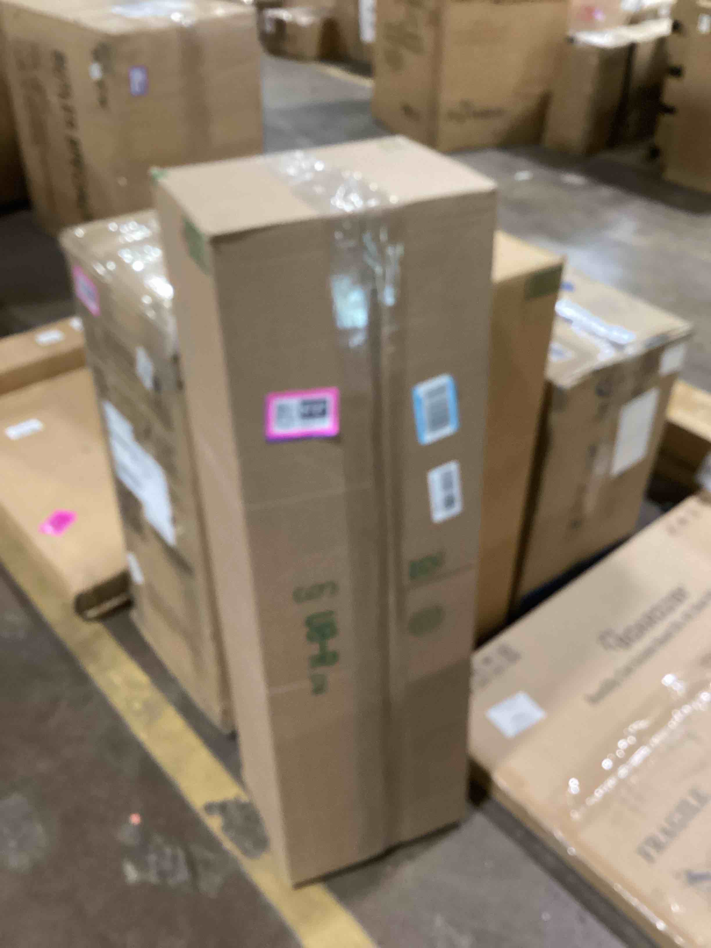 https://s3.amazonaws.com/lotting-images-prod/bidfta/PNK1385727_1743001075881.jpeg