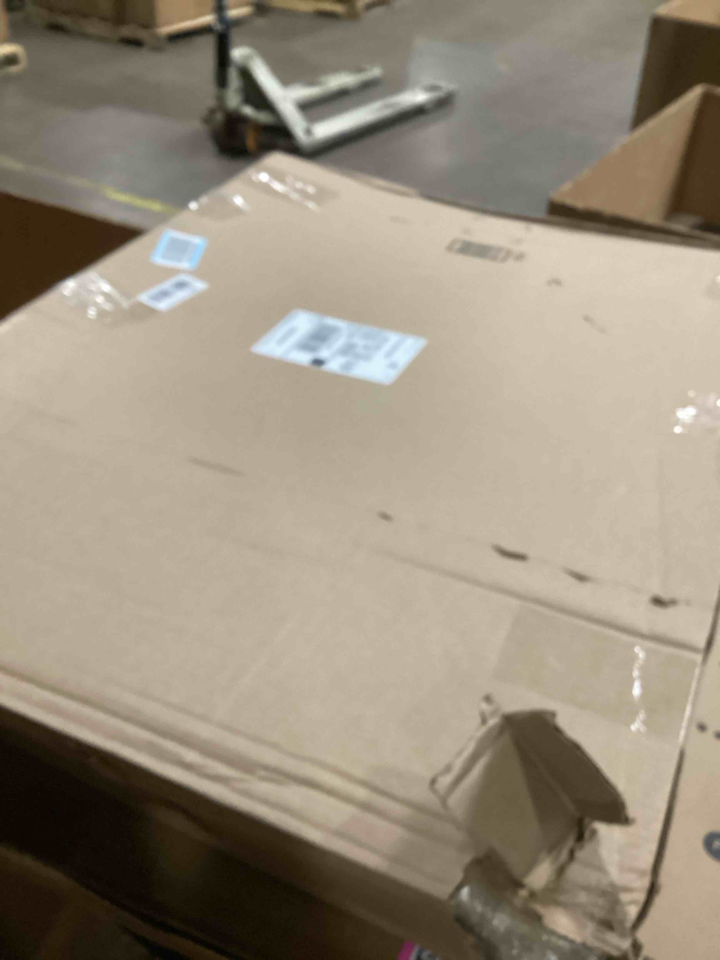 https://s3.amazonaws.com/lotting-images-prod/bidfta/PNK1389097_1731508432713.jpeg