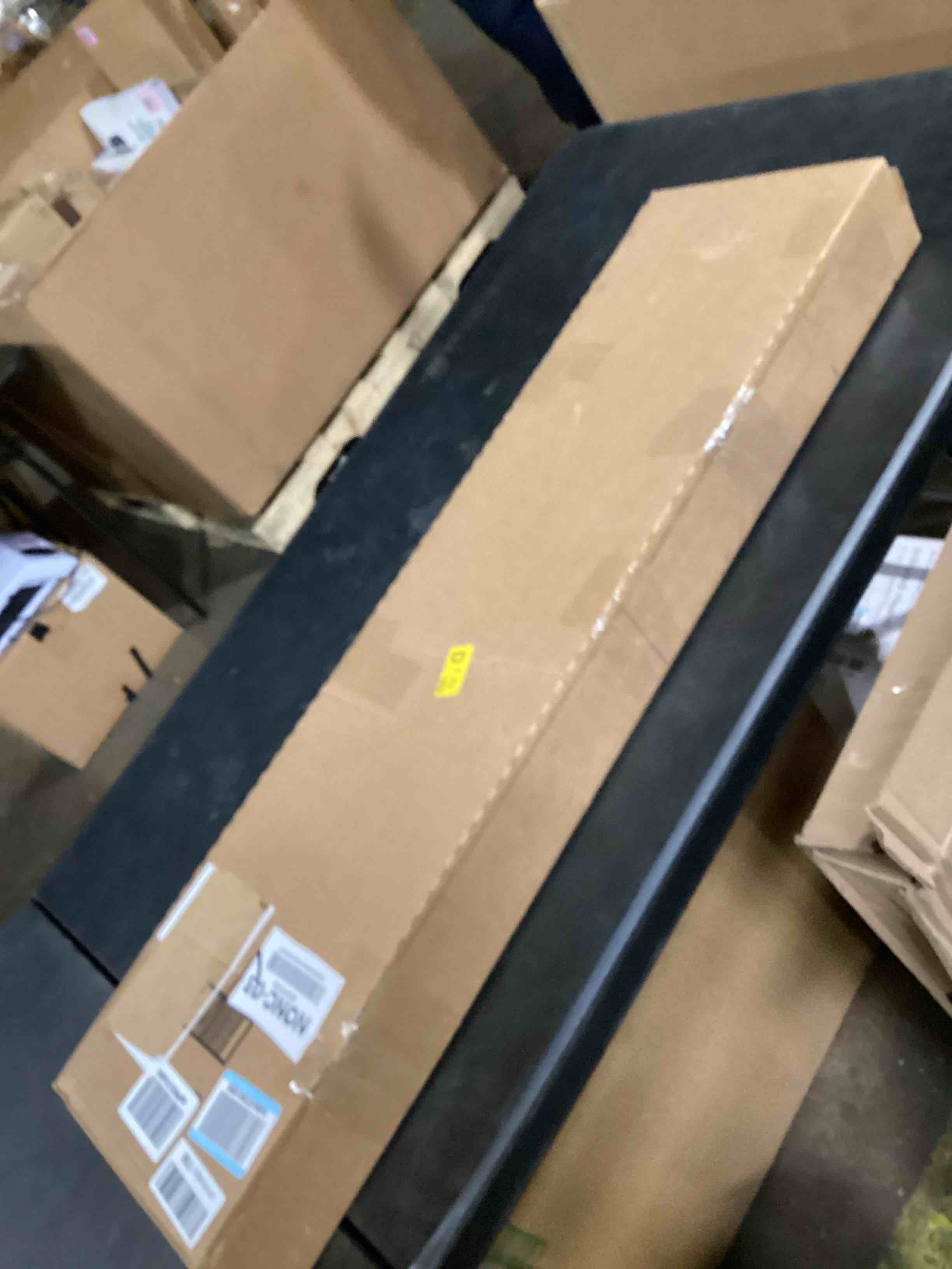 https://s3.amazonaws.com/lotting-images-prod/bidfta/PNK1389105_1731509200518.jpeg
