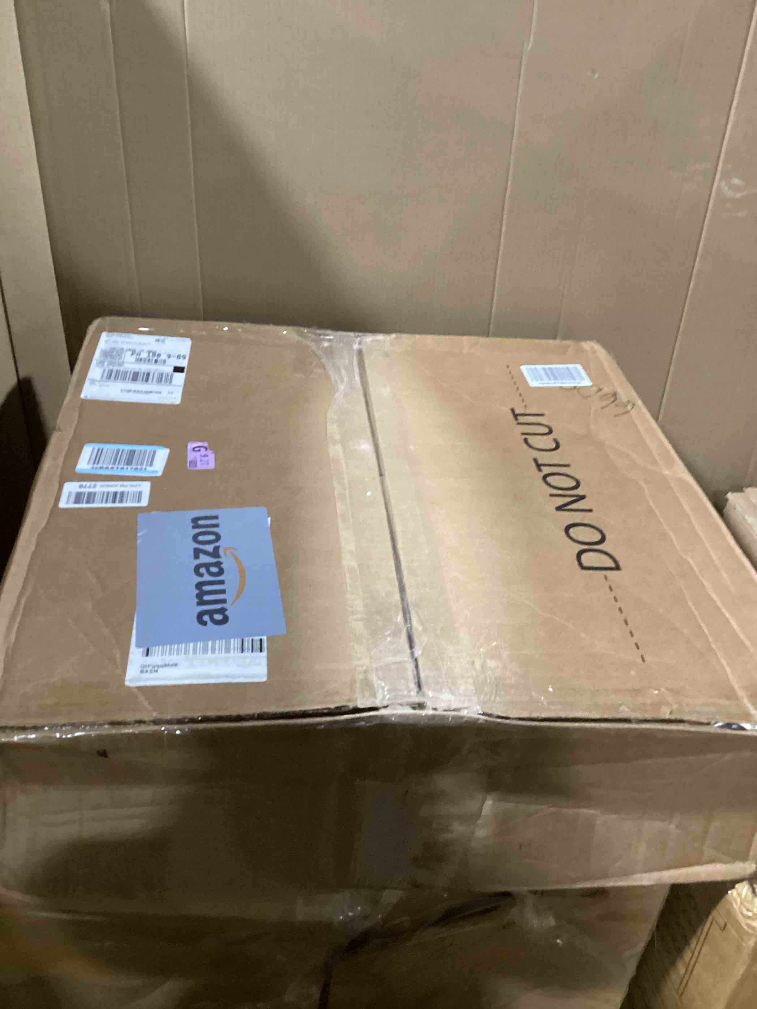 https://s3.amazonaws.com/lotting-images-prod/bidfta/PNK1389231_1731615974094.jpeg