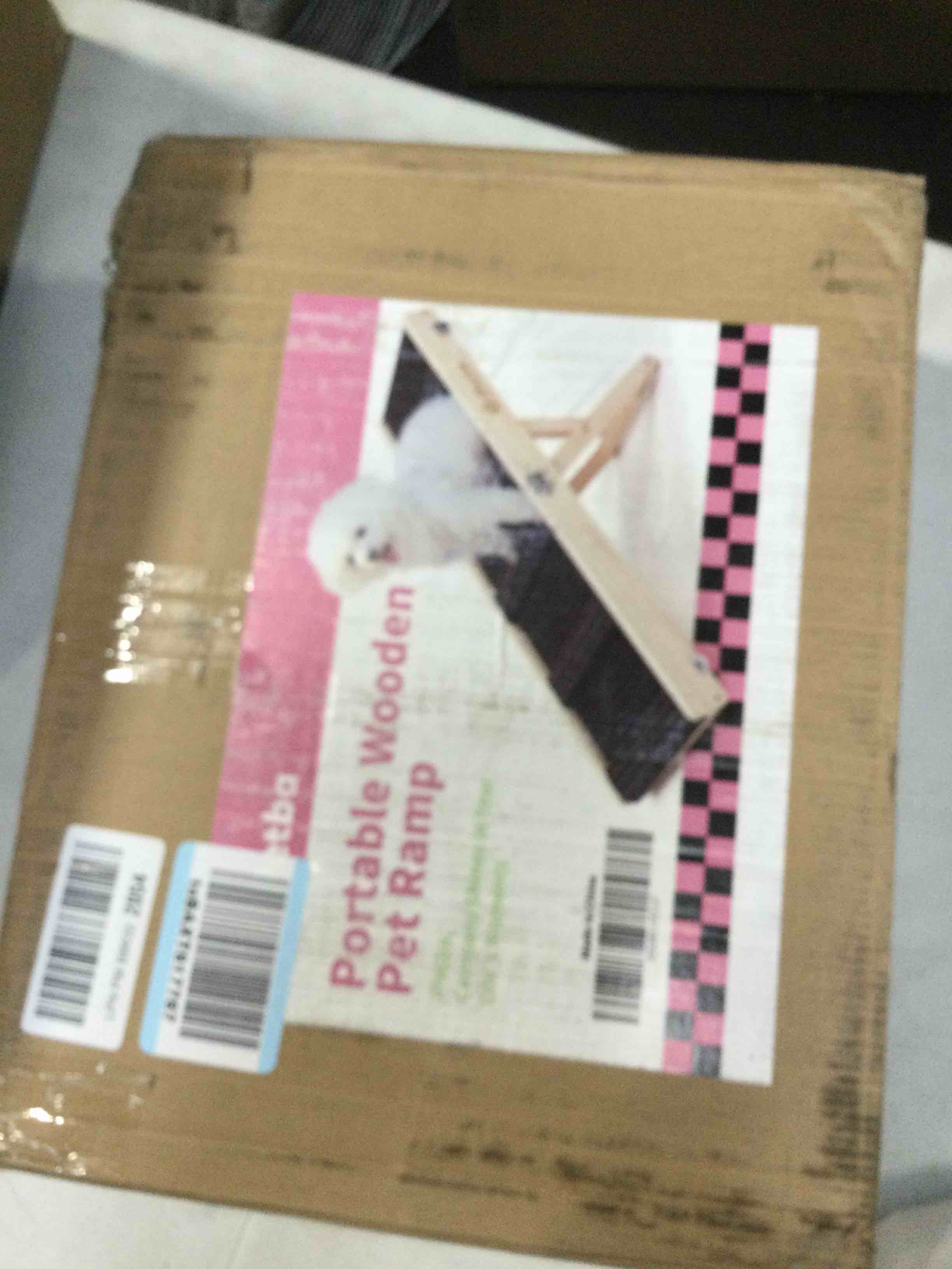 https://s3.amazonaws.com/lotting-images-prod/bidfta/PNK1390388_1731607809243.jpeg