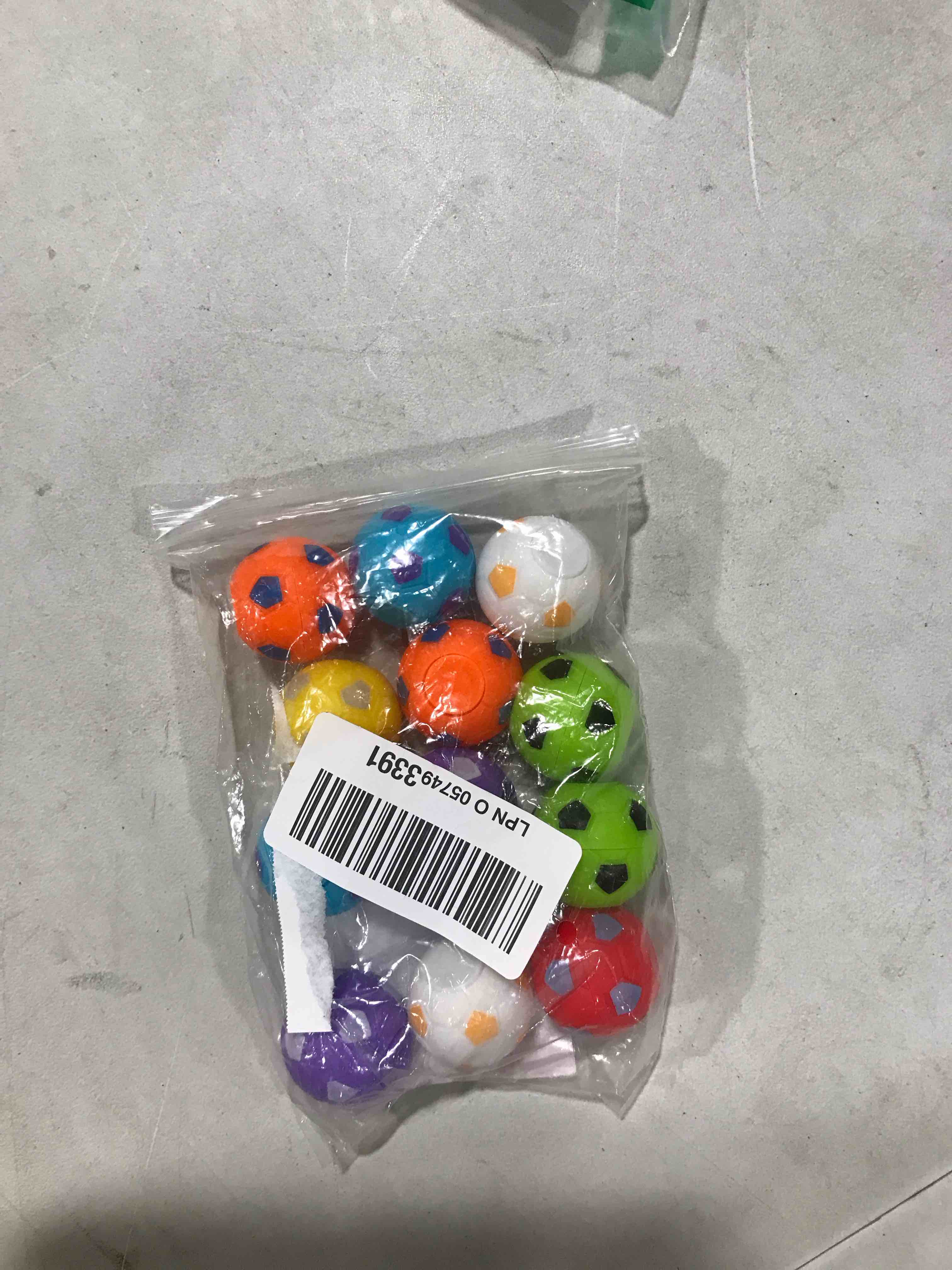 https://s3.amazonaws.com/lotting-images-prod/bidfta/PNK1390731_1731707373950.jpeg