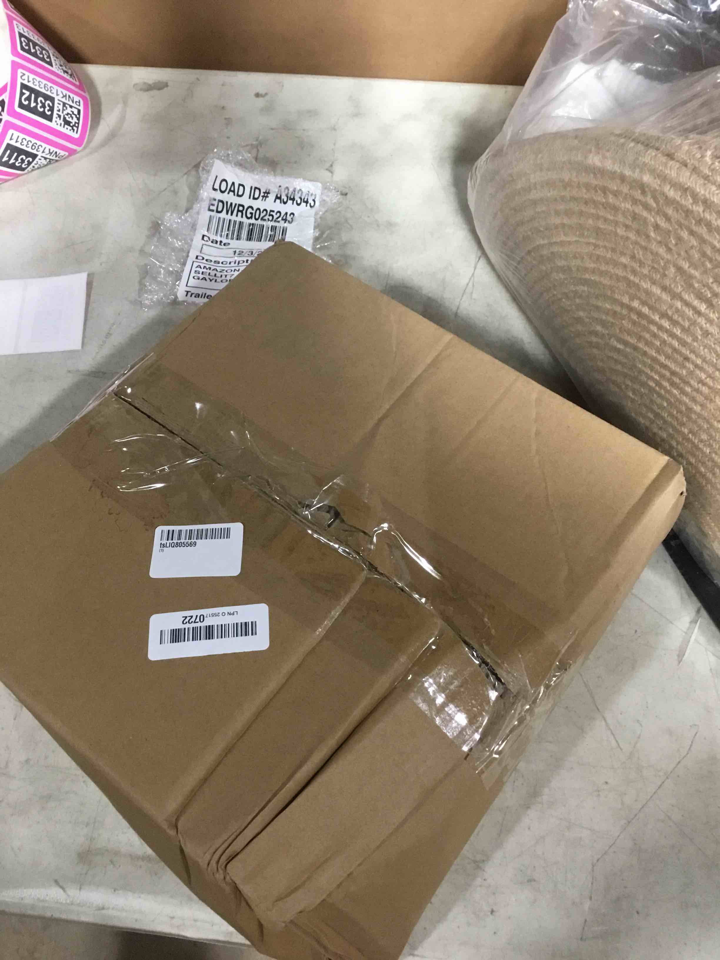 https://s3.amazonaws.com/lotting-images-prod/bidfta/PNK1393303_1733419157039.jpeg