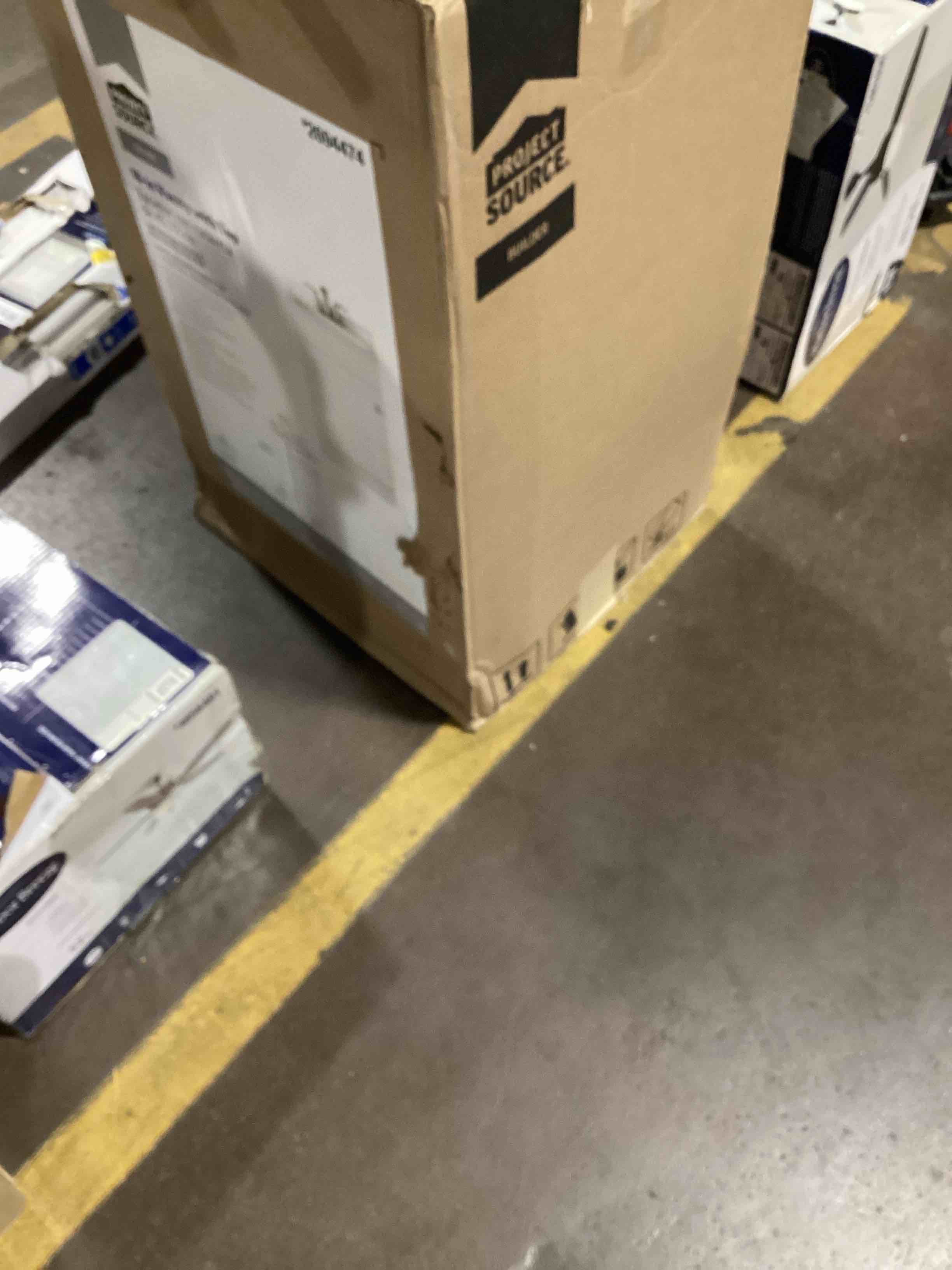 https://s3.amazonaws.com/lotting-images-prod/bidfta/PNK1393387_1733502945145.jpeg