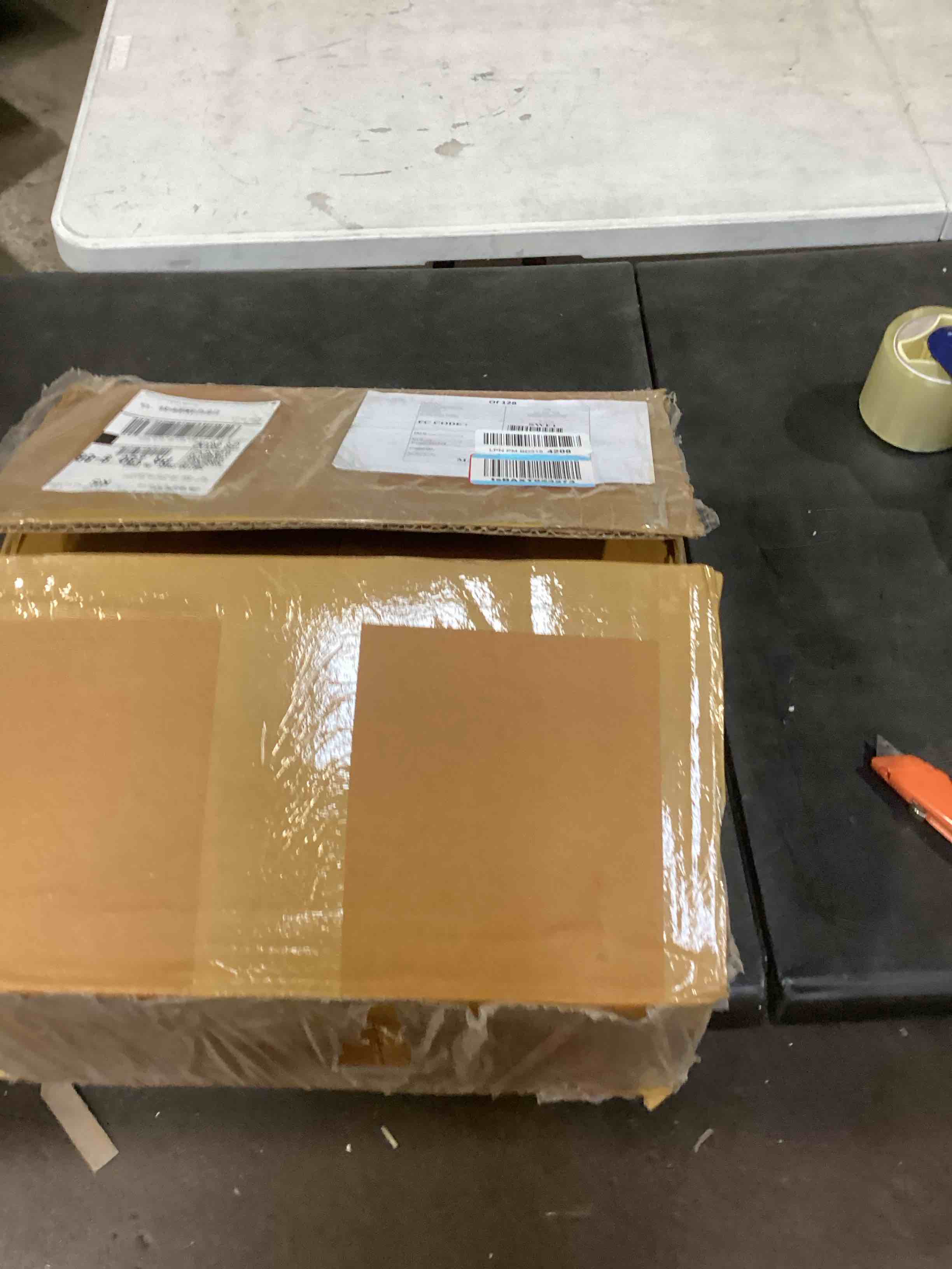 https://s3.amazonaws.com/lotting-images-prod/bidfta/PNK1394968_1736452064722.jpeg