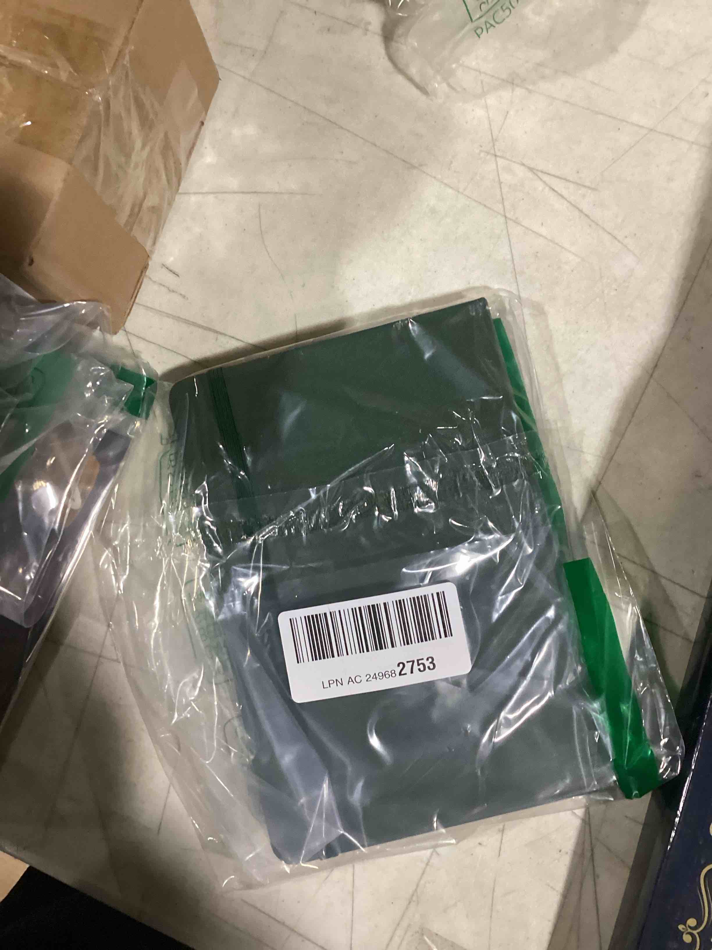 https://s3.amazonaws.com/lotting-images-prod/bidfta/PNK1396017_1733324838368.jpeg