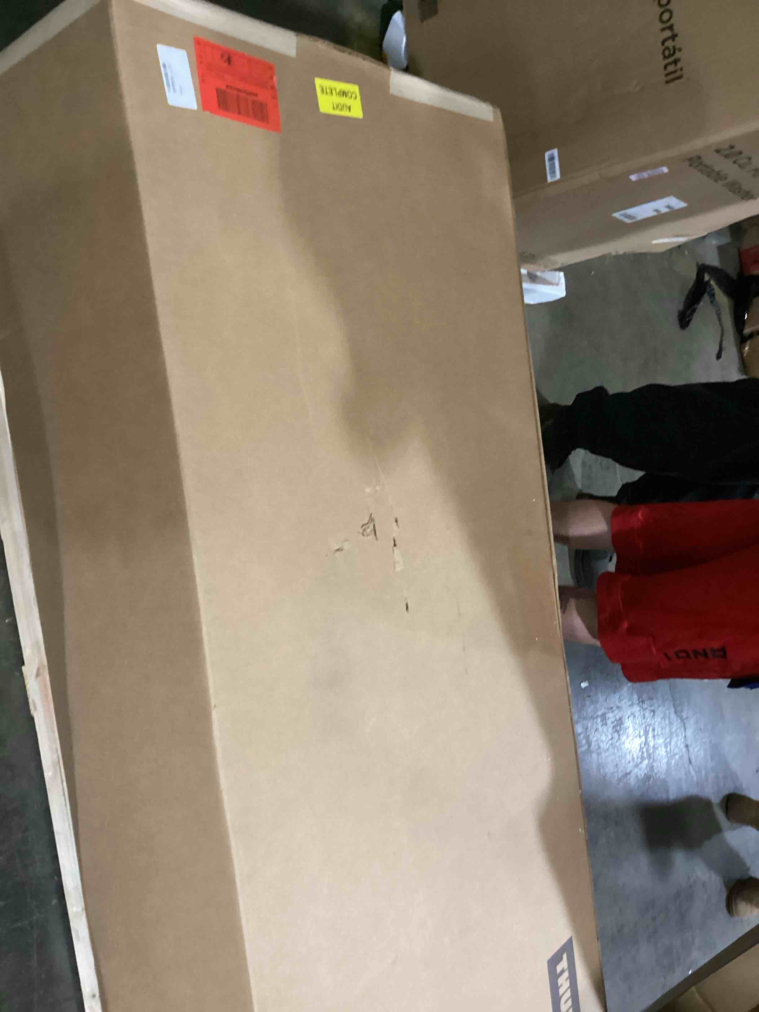 https://s3.amazonaws.com/lotting-images-prod/bidfta/PNK1396802_1733848254871.jpeg