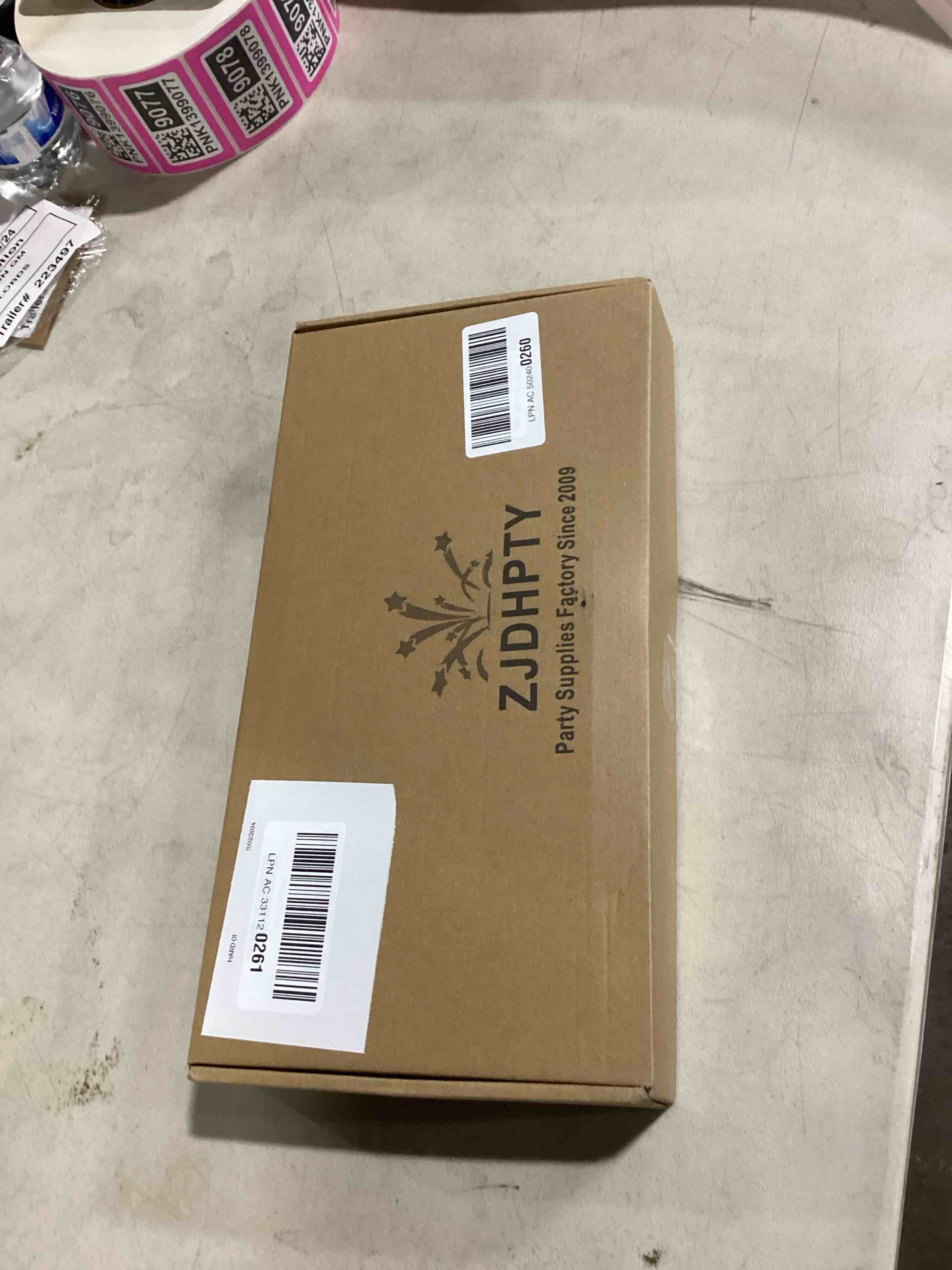 https://s3.amazonaws.com/lotting-images-prod/bidfta/PNK1399056_1733154764055.jpeg
