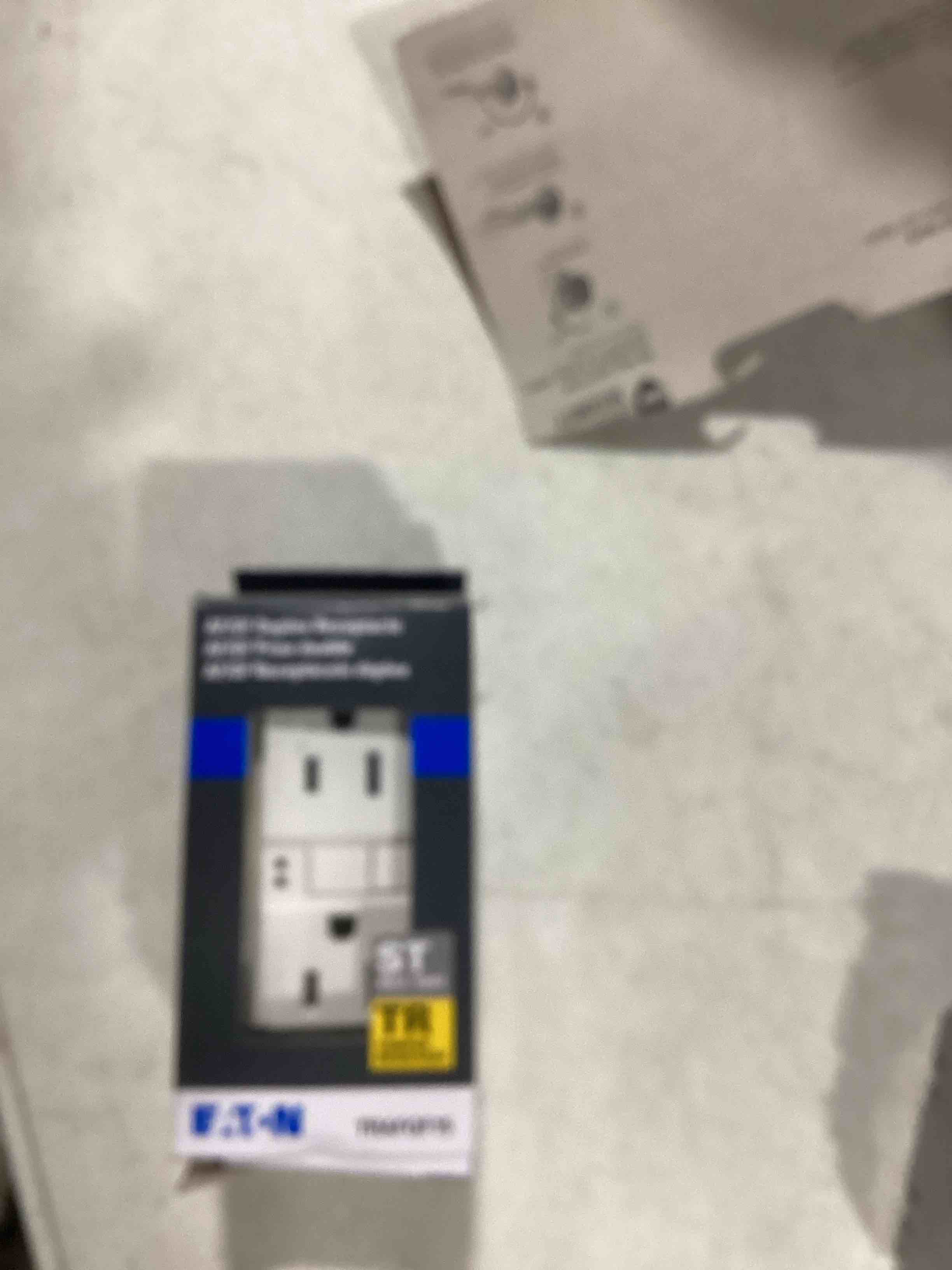 https://s3.amazonaws.com/lotting-images-prod/bidfta/PNK1399361_1733334872807.jpeg