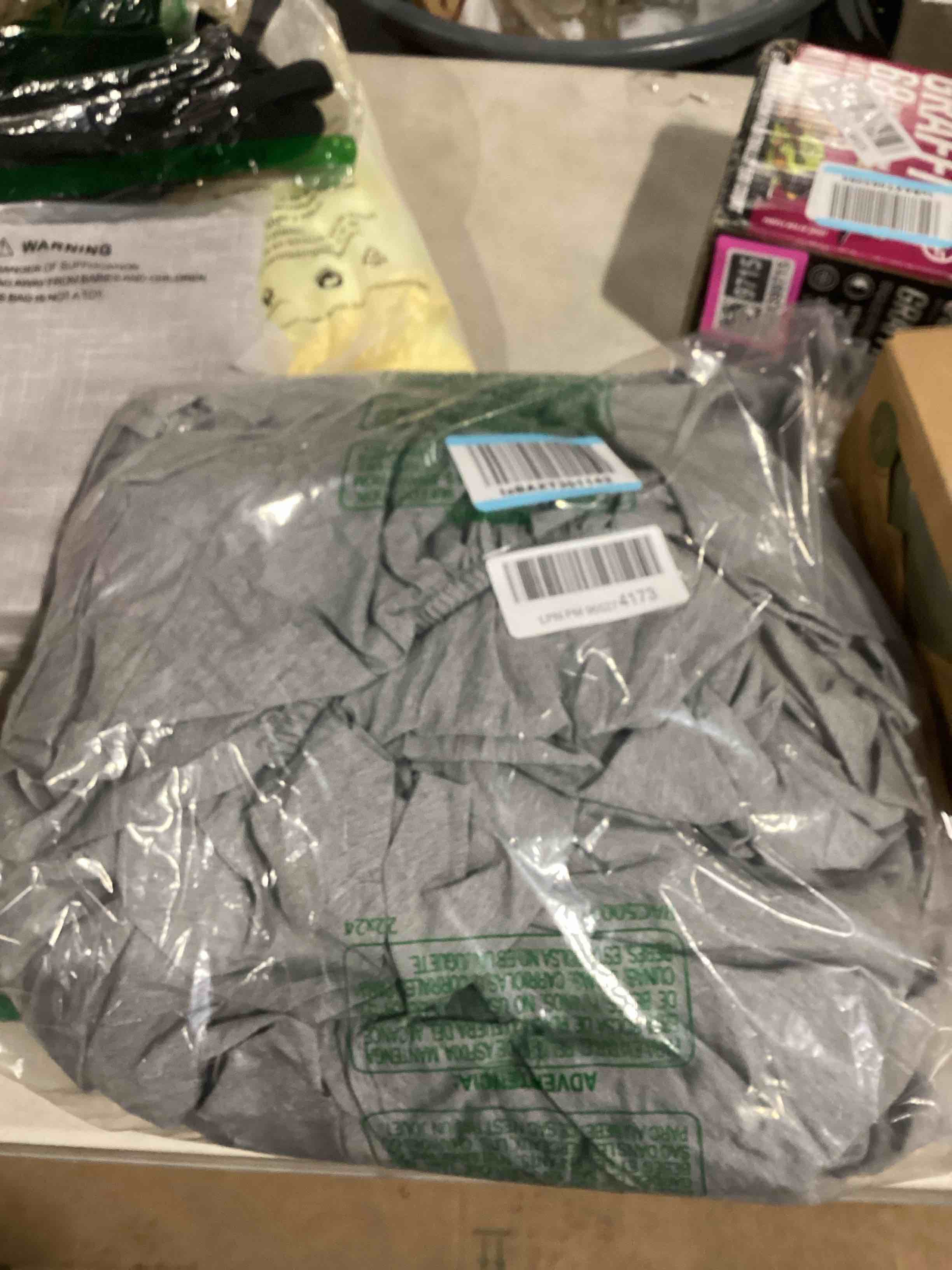 https://s3.amazonaws.com/lotting-images-prod/bidfta/PNK1399718_1733515822656.jpeg