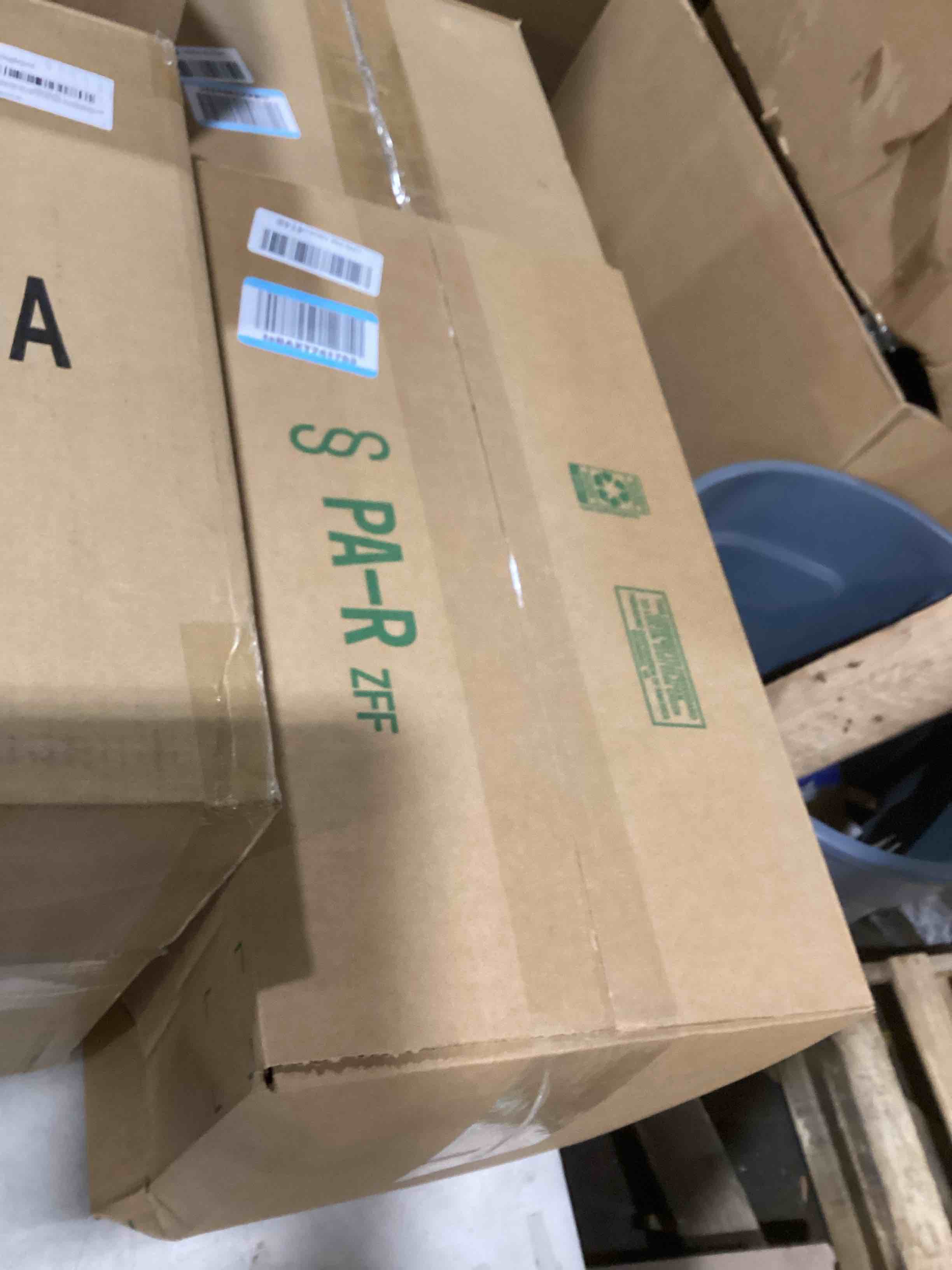 https://s3.amazonaws.com/lotting-images-prod/bidfta/PNK1399746_1733512695724.jpeg
