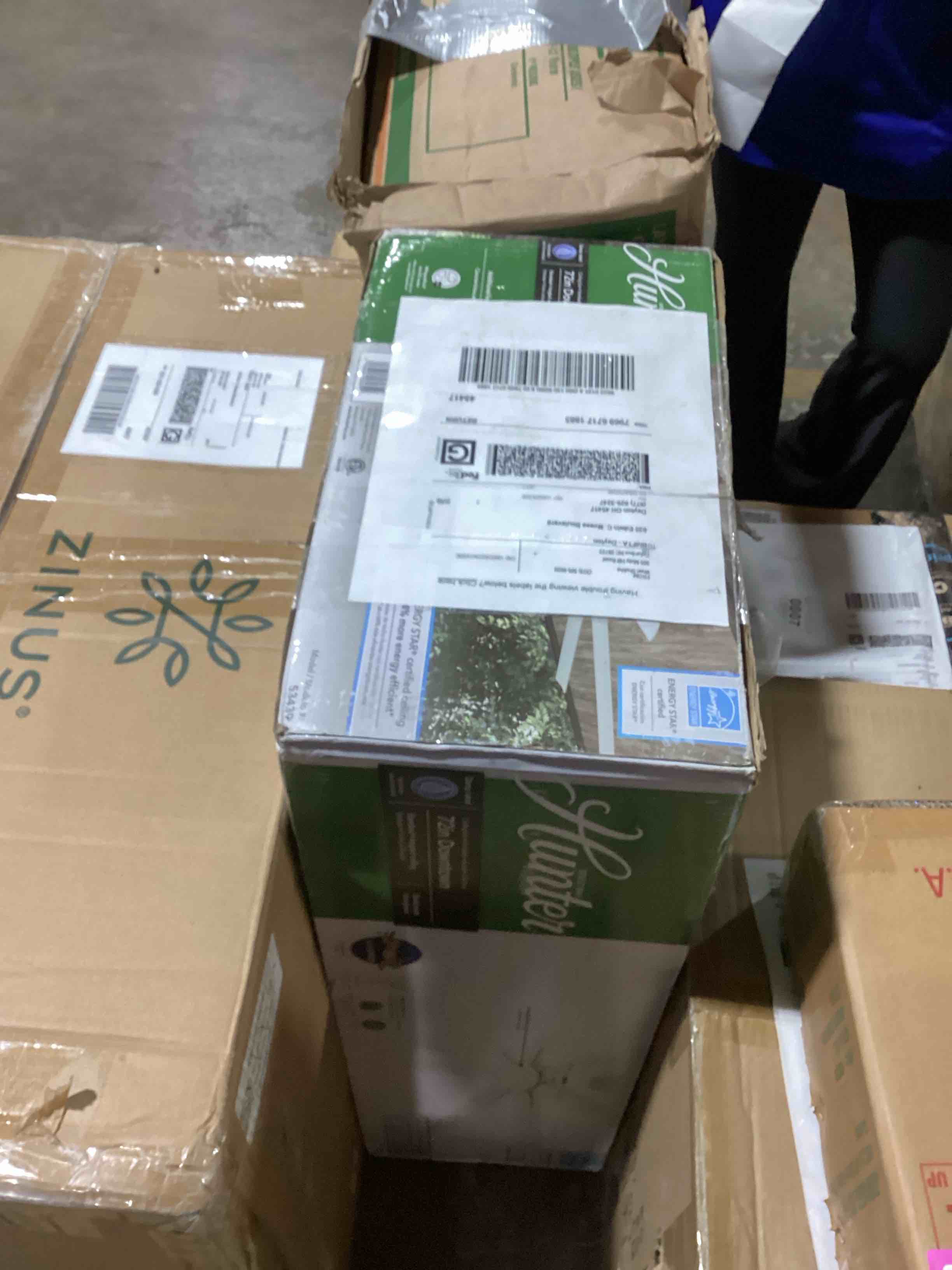 https://s3.amazonaws.com/lotting-images-prod/bidfta/PNK1400330_1733858651271.jpeg