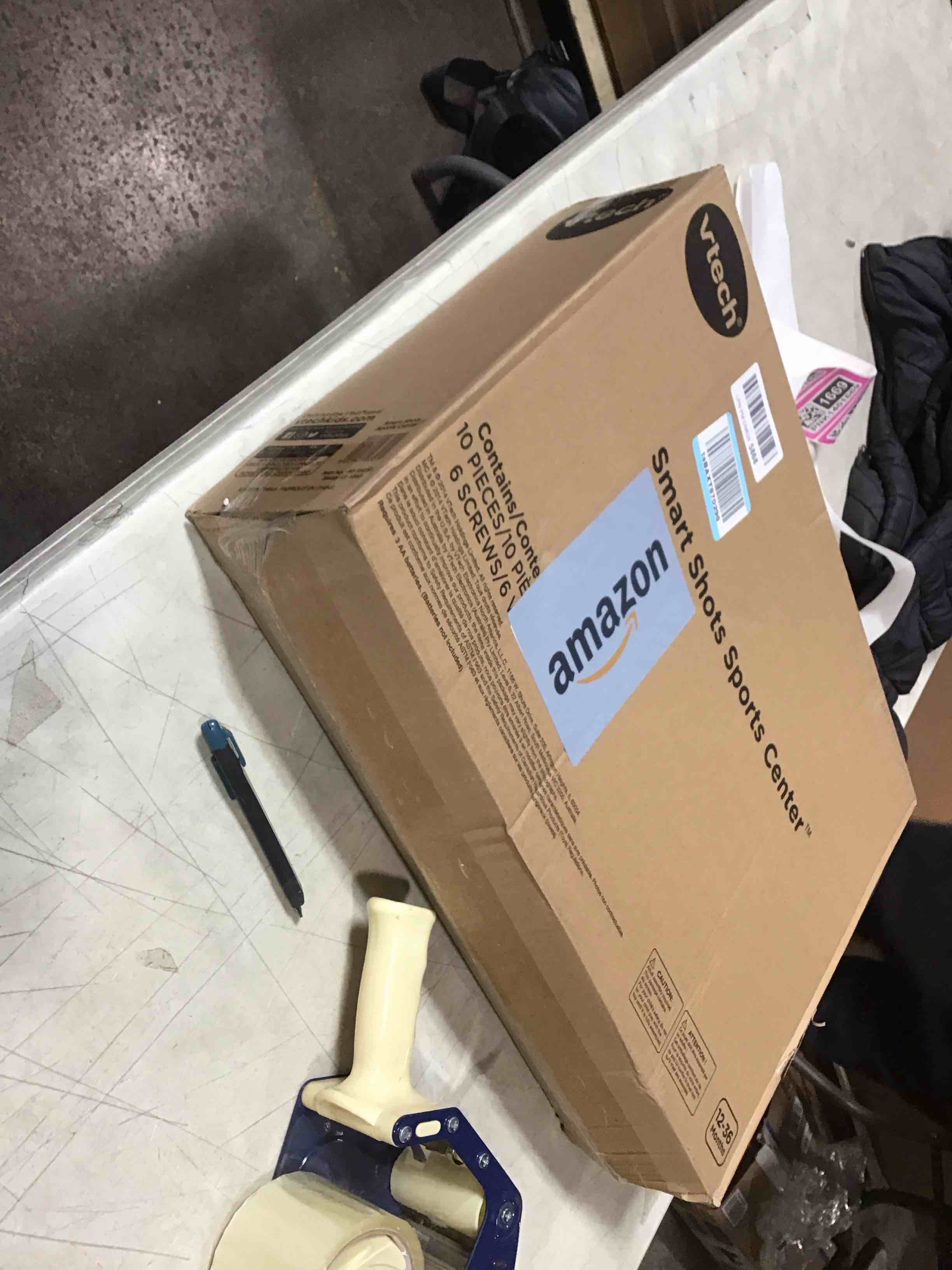 https://s3.amazonaws.com/lotting-images-prod/bidfta/PNK1401663_1738171530407.jpeg