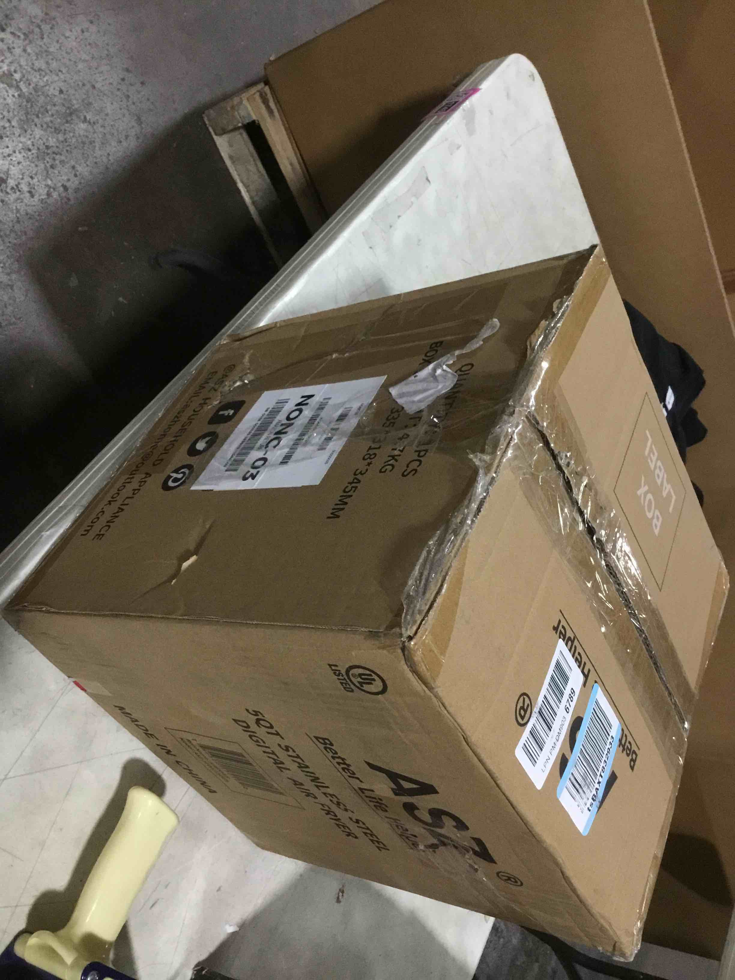 https://s3.amazonaws.com/lotting-images-prod/bidfta/PNK1401836_1738325580236.jpeg