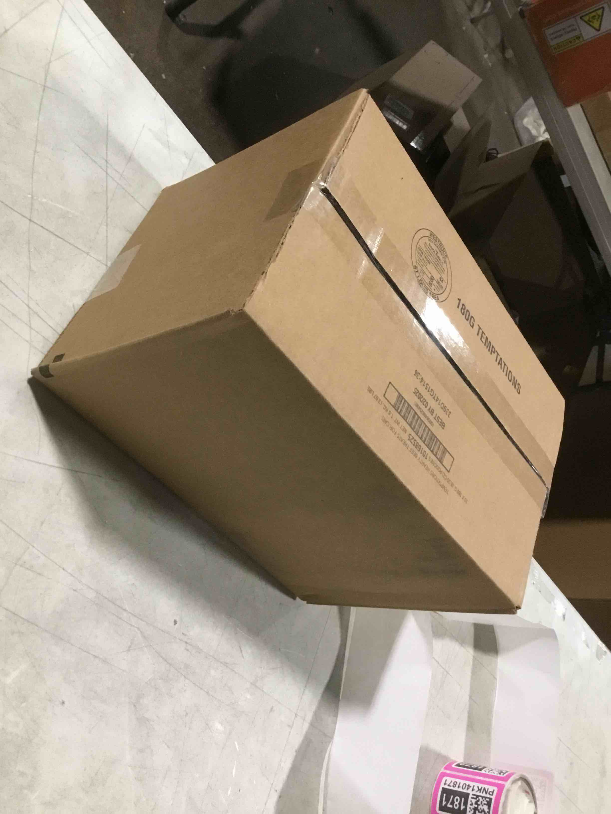 TEMPTATIONS Classic Treats for Cats Hearty Beef Flavor 6.3 Ounce (Pack of 10)