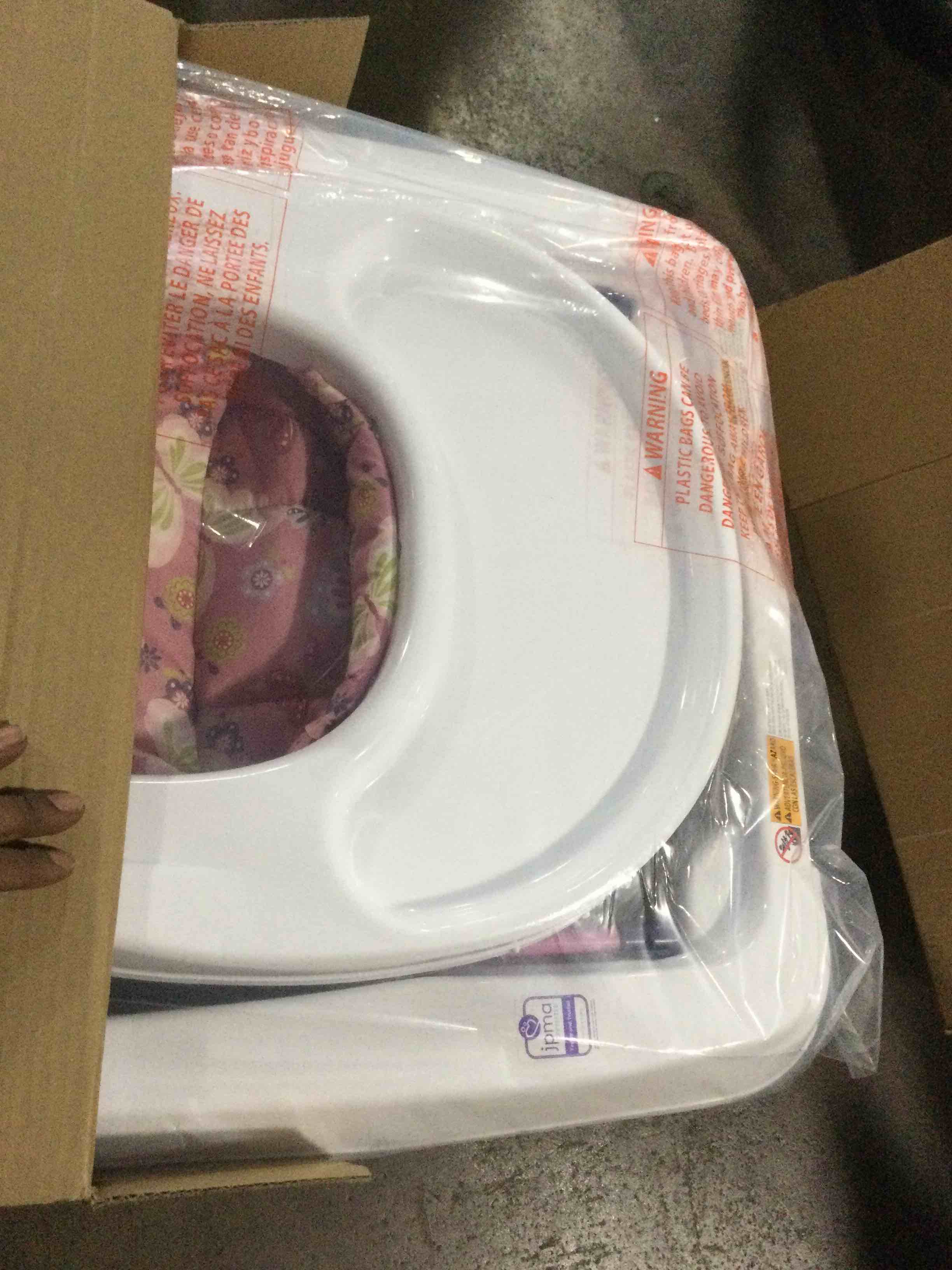 https://s3.amazonaws.com/lotting-images-prod/bidfta/PNK1403949_1736780045844.jpeg