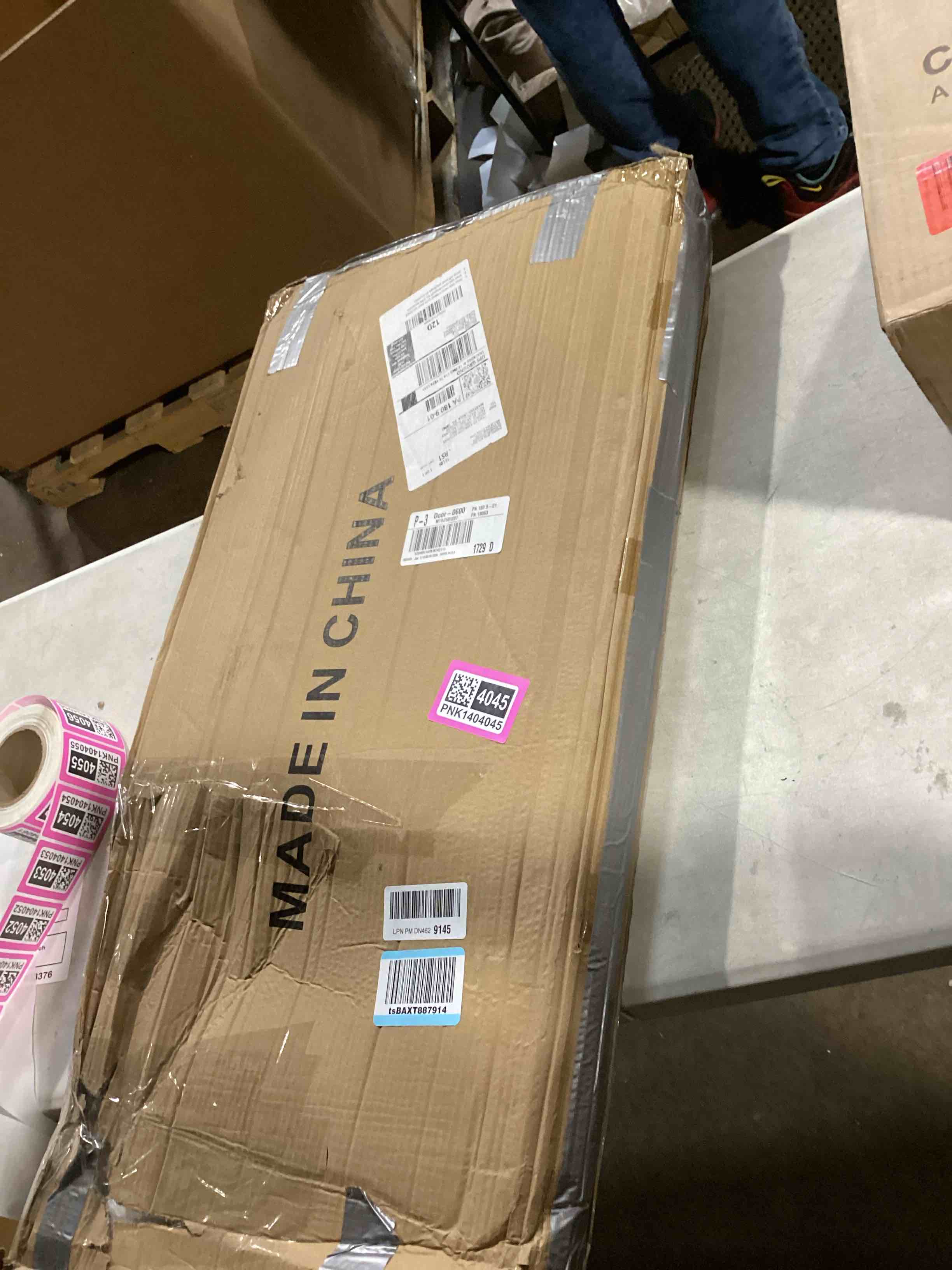 https://s3.amazonaws.com/lotting-images-prod/bidfta/PNK1404045_1736792624211.jpeg