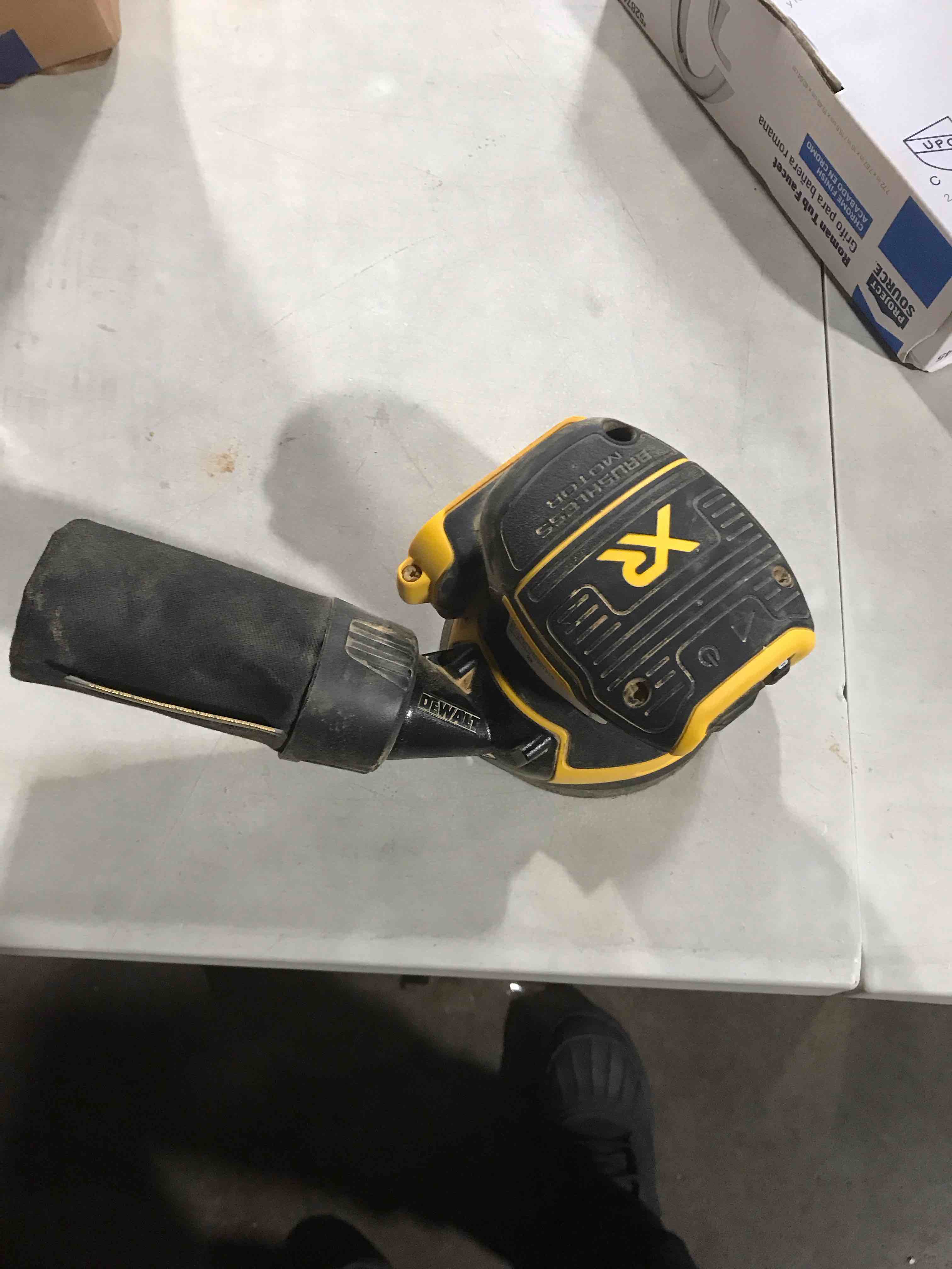 dewalt XR brushless motor sander DEWALT DCW200B 20V MAX XR Brushless Cordless 1/4 Sheet Variable Speed Sander
