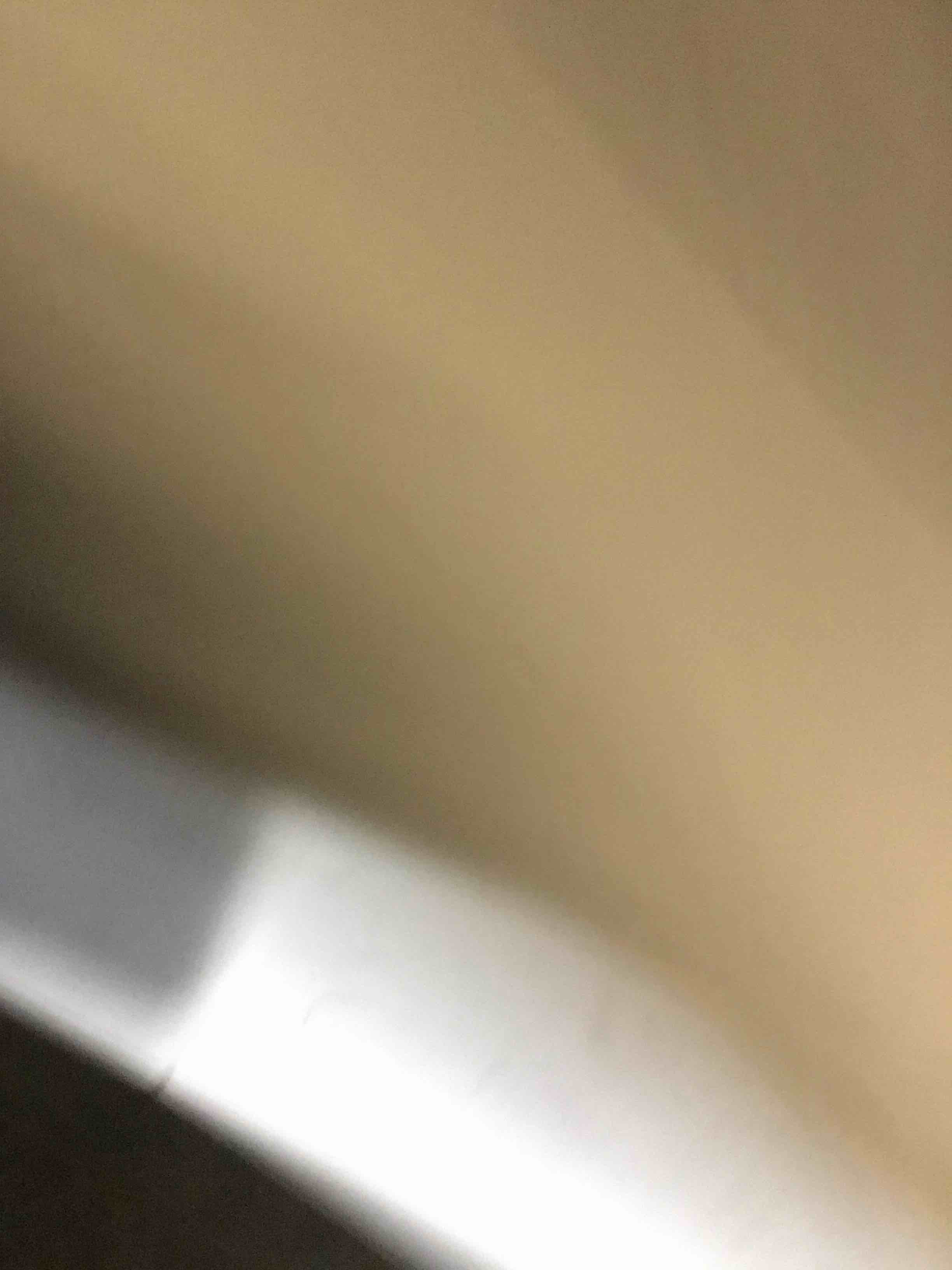 https://s3.amazonaws.com/lotting-images-prod/bidfta/PNK1404885_1738094915781.jpeg
