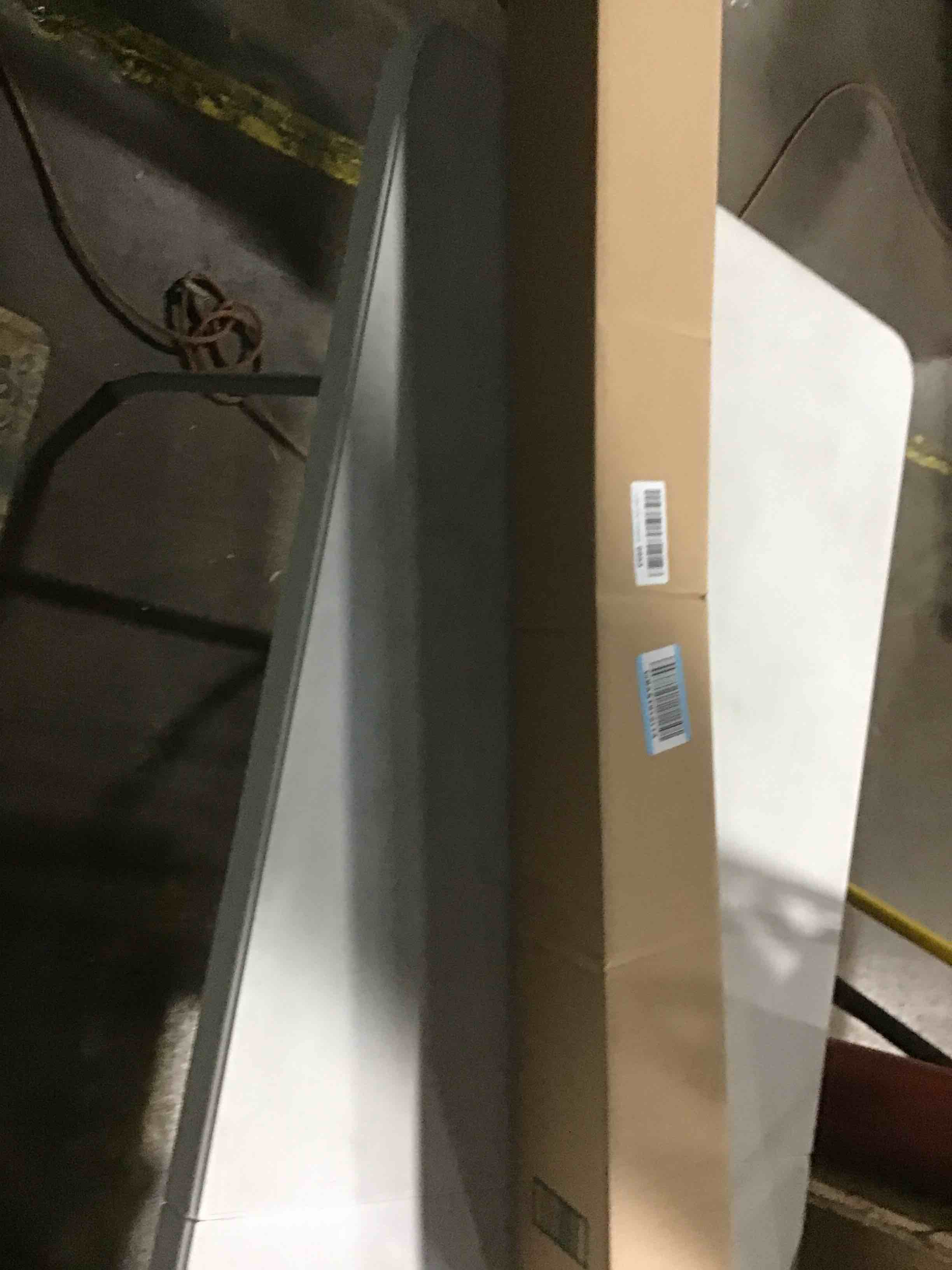 https://s3.amazonaws.com/lotting-images-prod/bidfta/PNK1404961_1738164186970.jpeg