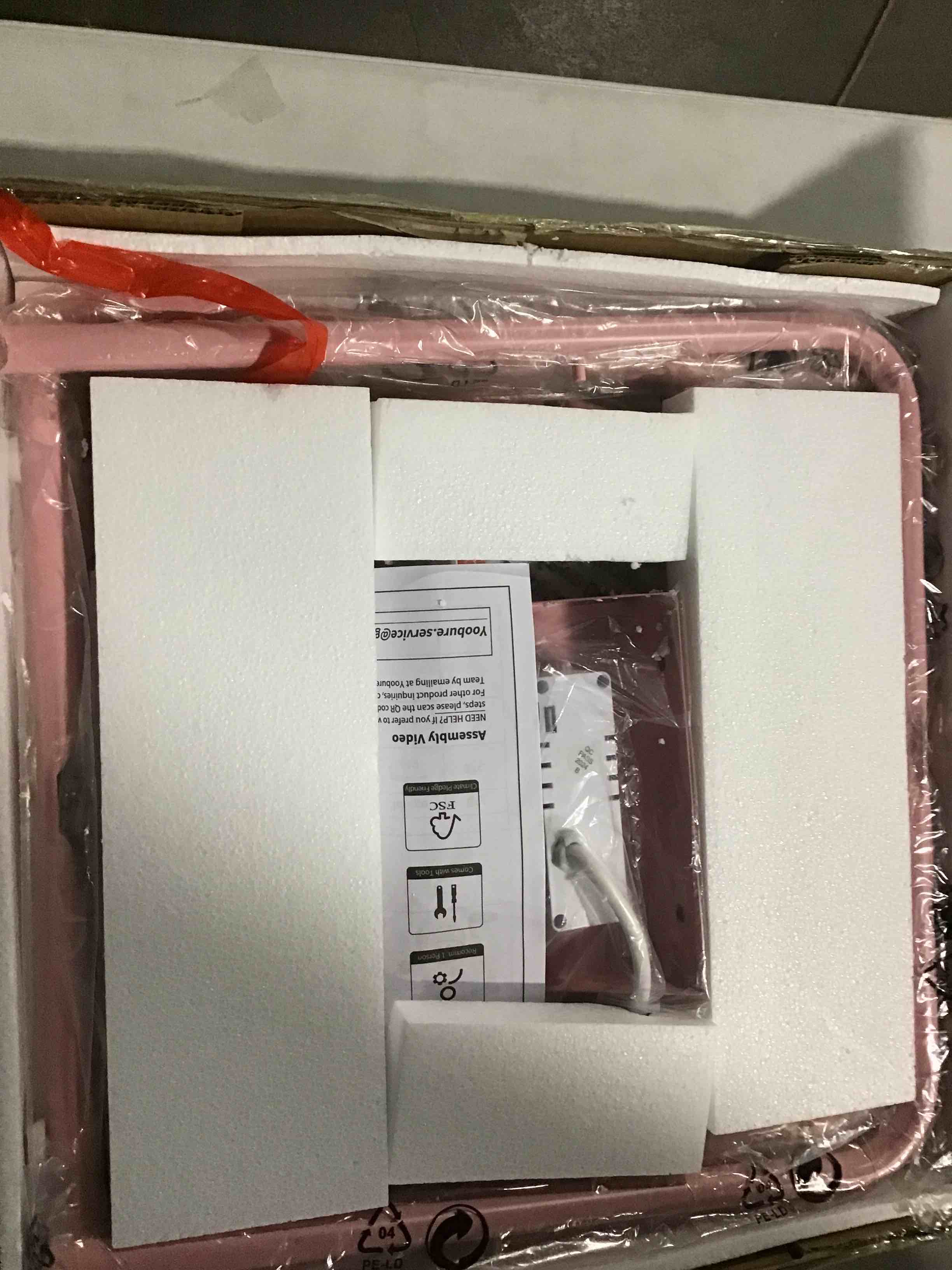 https://s3.amazonaws.com/lotting-images-prod/bidfta/PNK1404973_1738165897948.jpeg