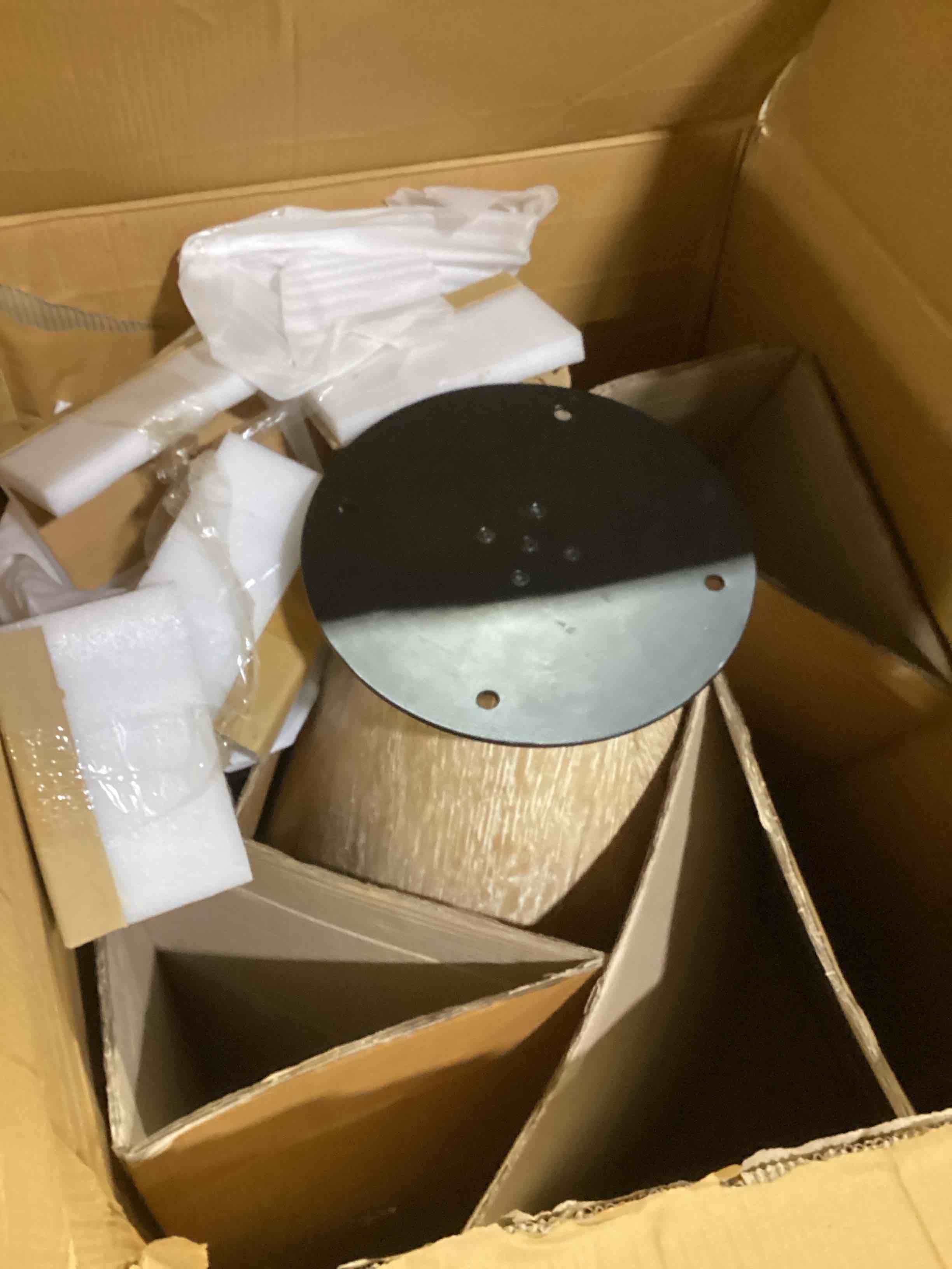 https://s3.amazonaws.com/lotting-images-prod/bidfta/PNK1405169_1734643774113.jpeg