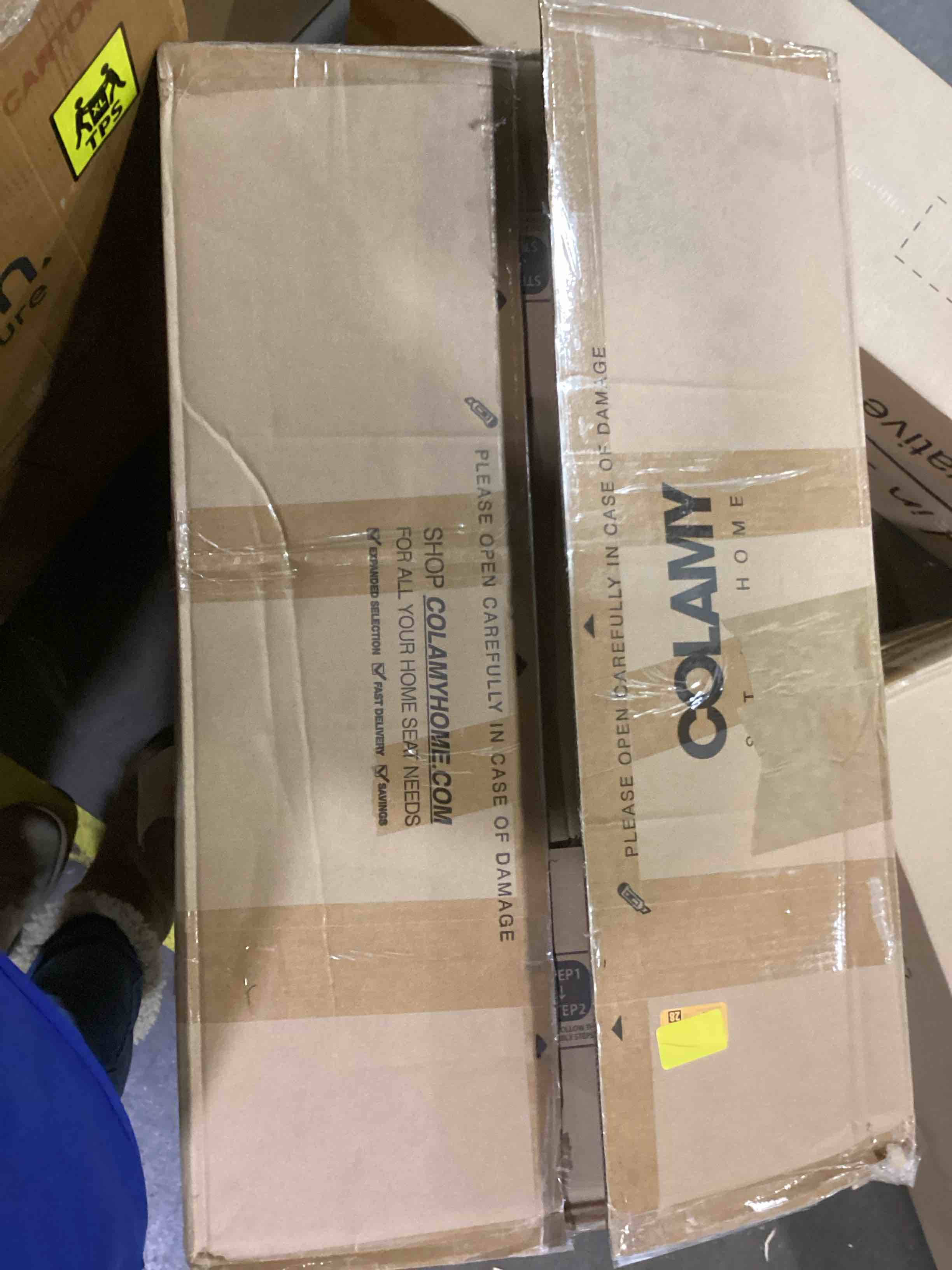 https://s3.amazonaws.com/lotting-images-prod/bidfta/PNK1405170_1734643636977.jpeg
