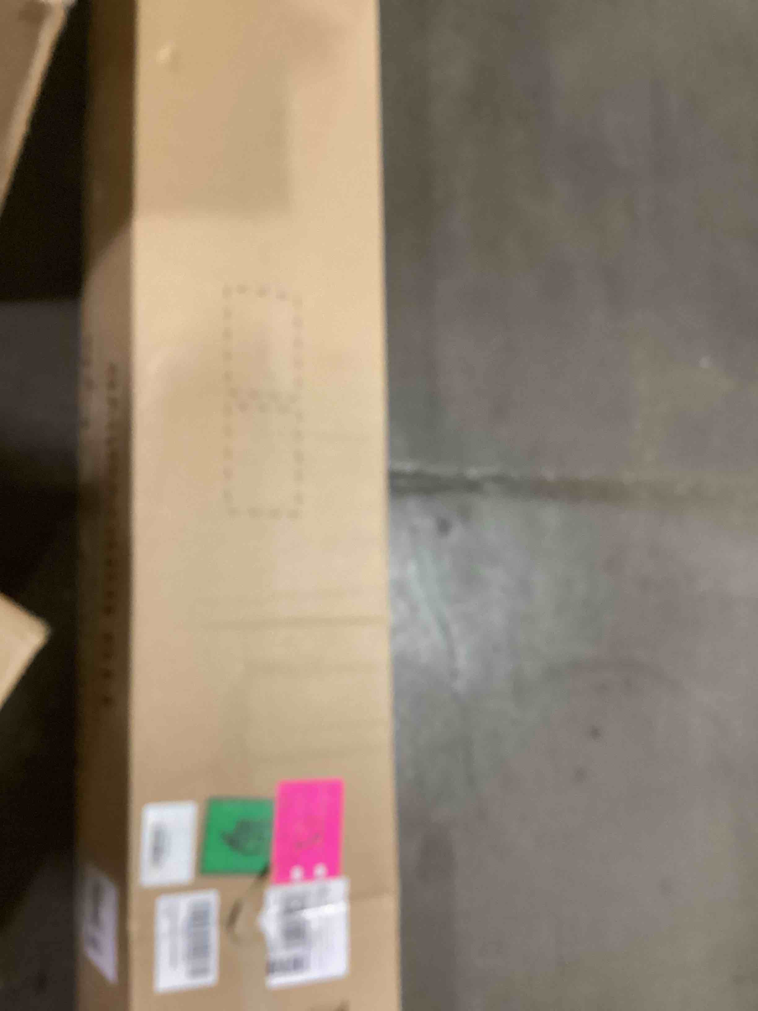 https://s3.amazonaws.com/lotting-images-prod/bidfta/PNK1405171_1734643504987.jpeg