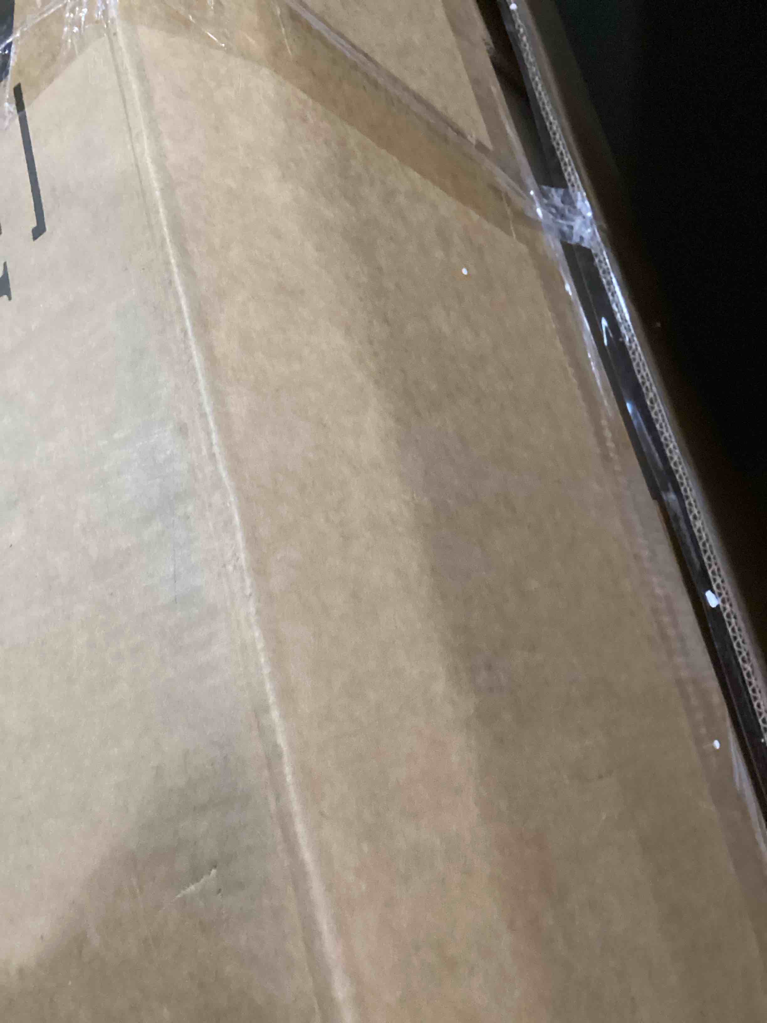 https://s3.amazonaws.com/lotting-images-prod/bidfta/PNK1405181_1734642997506.jpeg