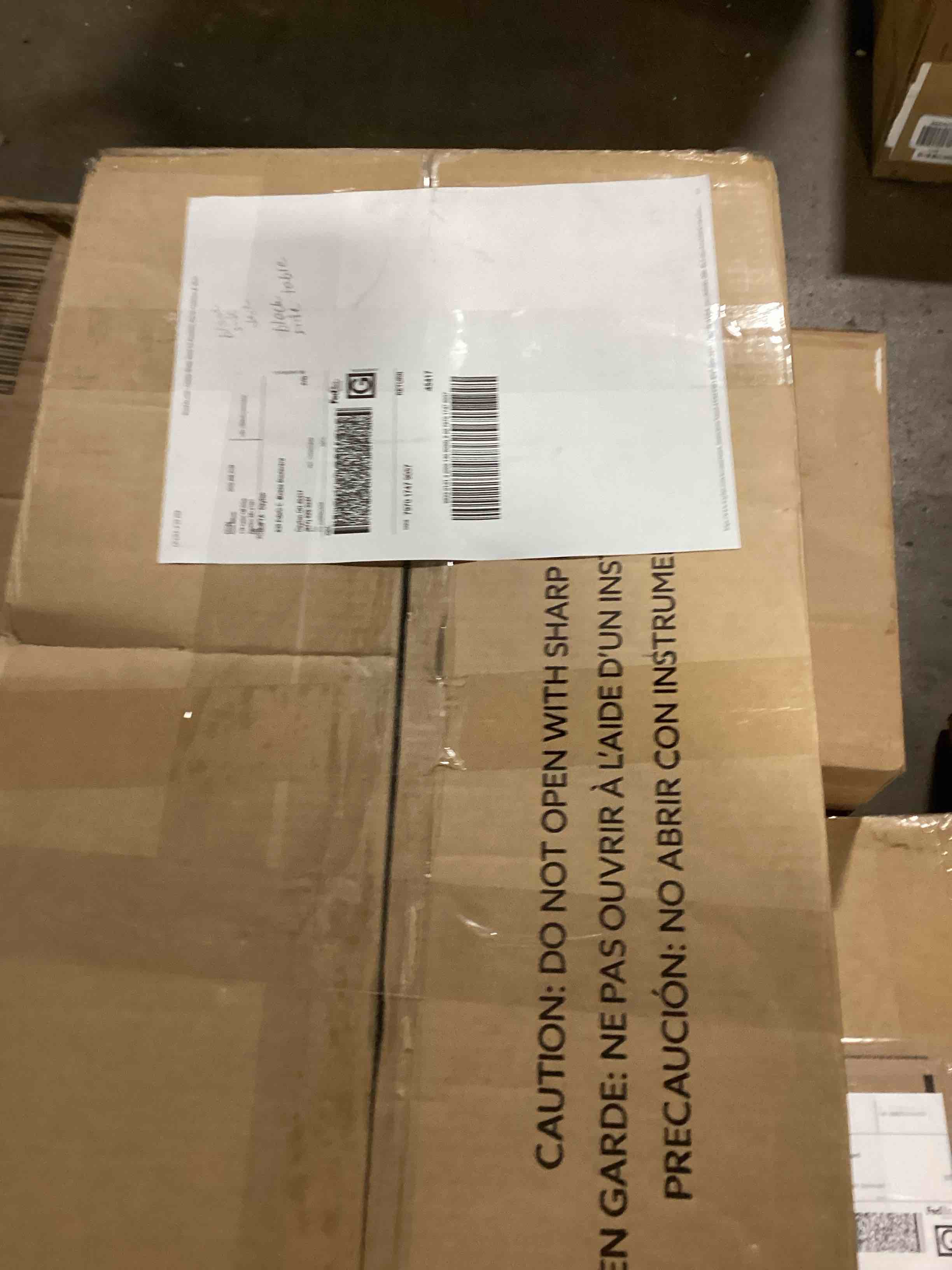 https://s3.amazonaws.com/lotting-images-prod/bidfta/PNK1405374_1734712921150.jpeg