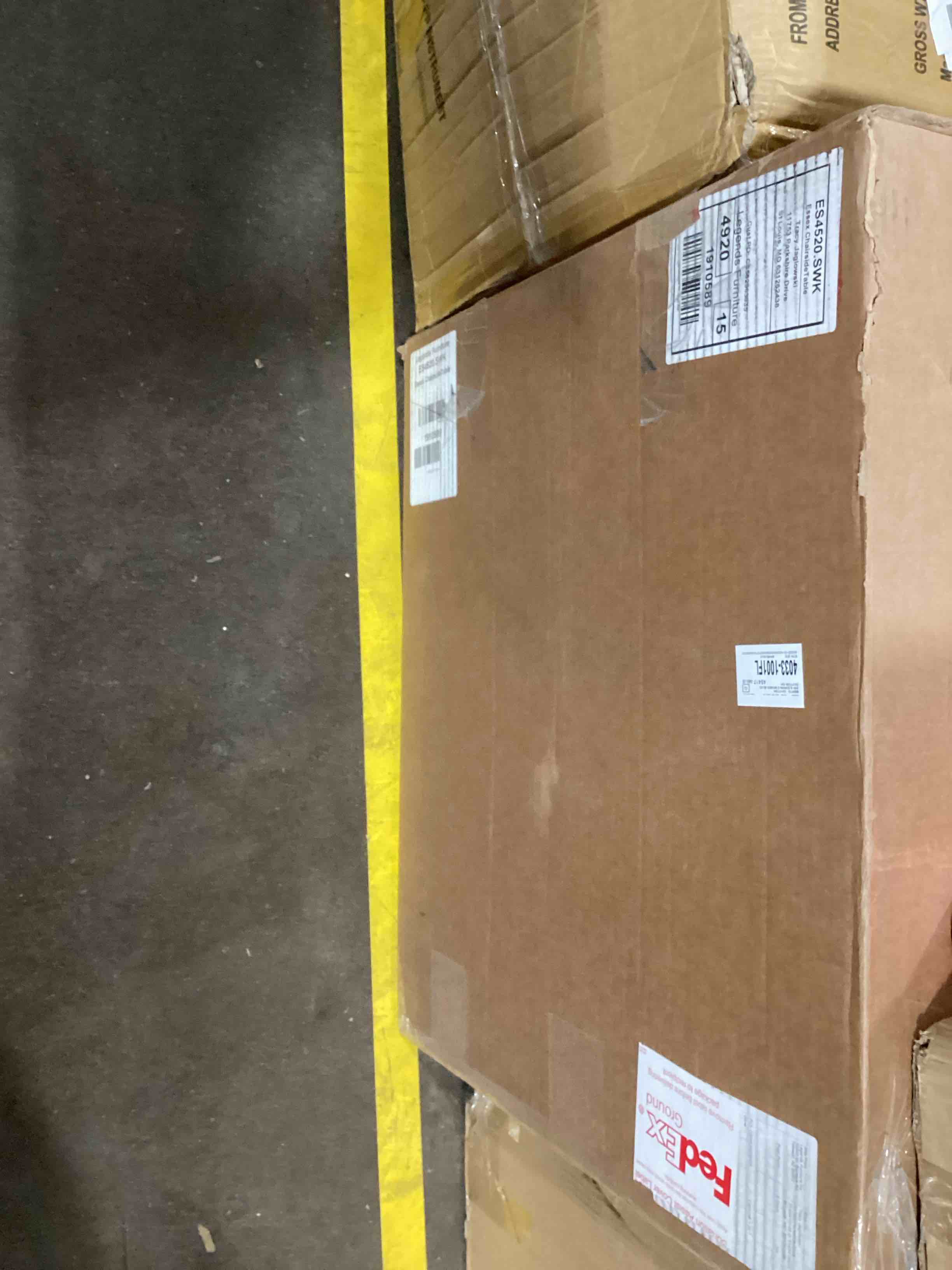 https://s3.amazonaws.com/lotting-images-prod/bidfta/PNK1405401_1734711956200.jpeg