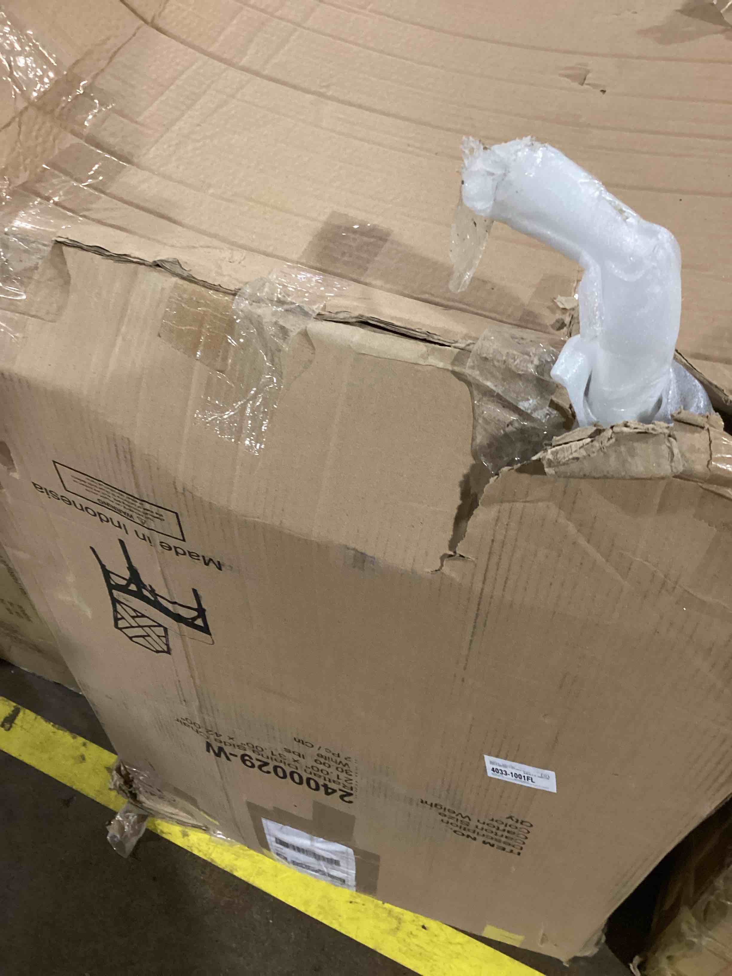 https://s3.amazonaws.com/lotting-images-prod/bidfta/PNK1405426_1734713621577.jpeg