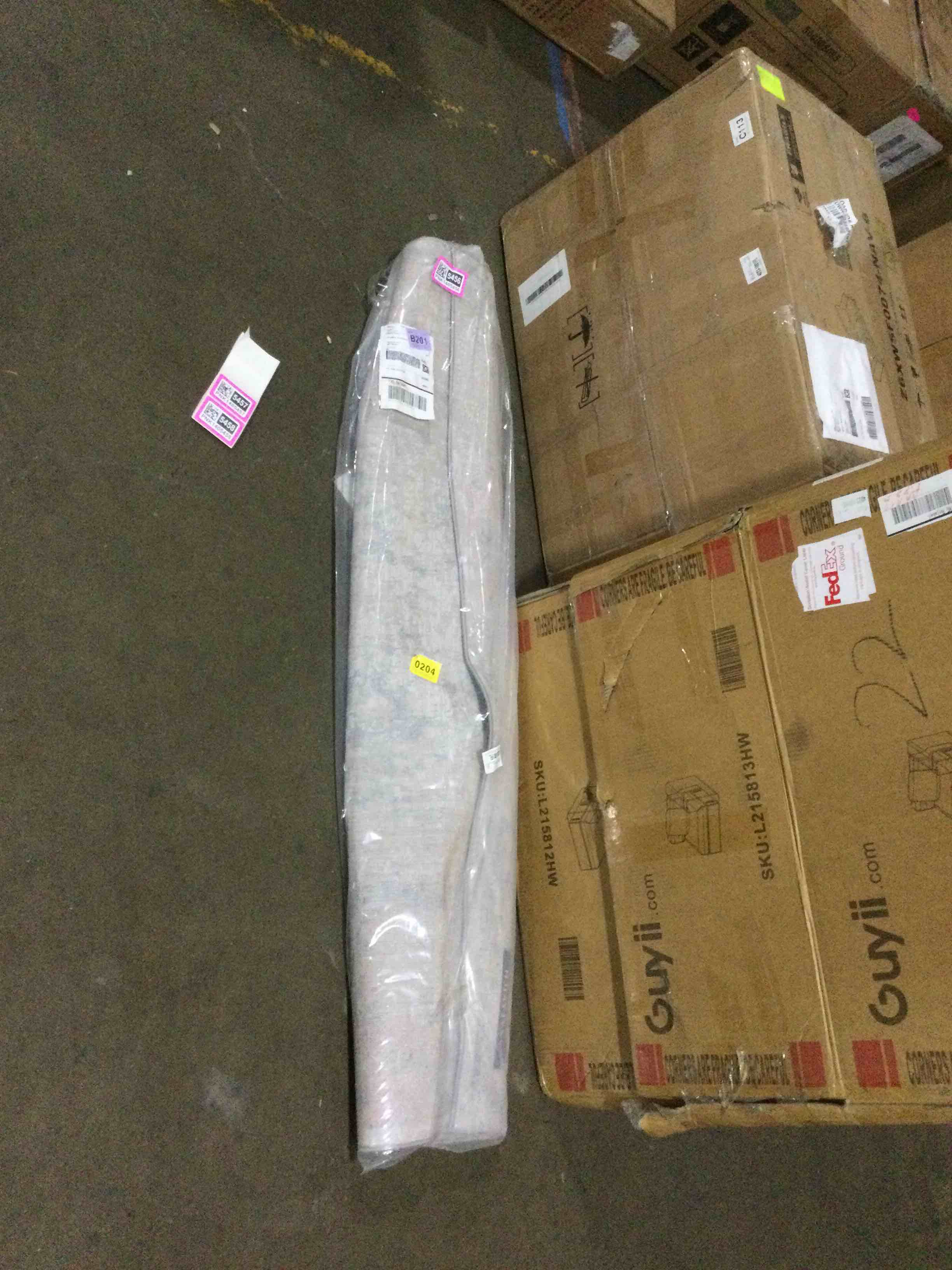 https://s3.amazonaws.com/lotting-images-prod/bidfta/PNK1405456_1734714584052.jpeg