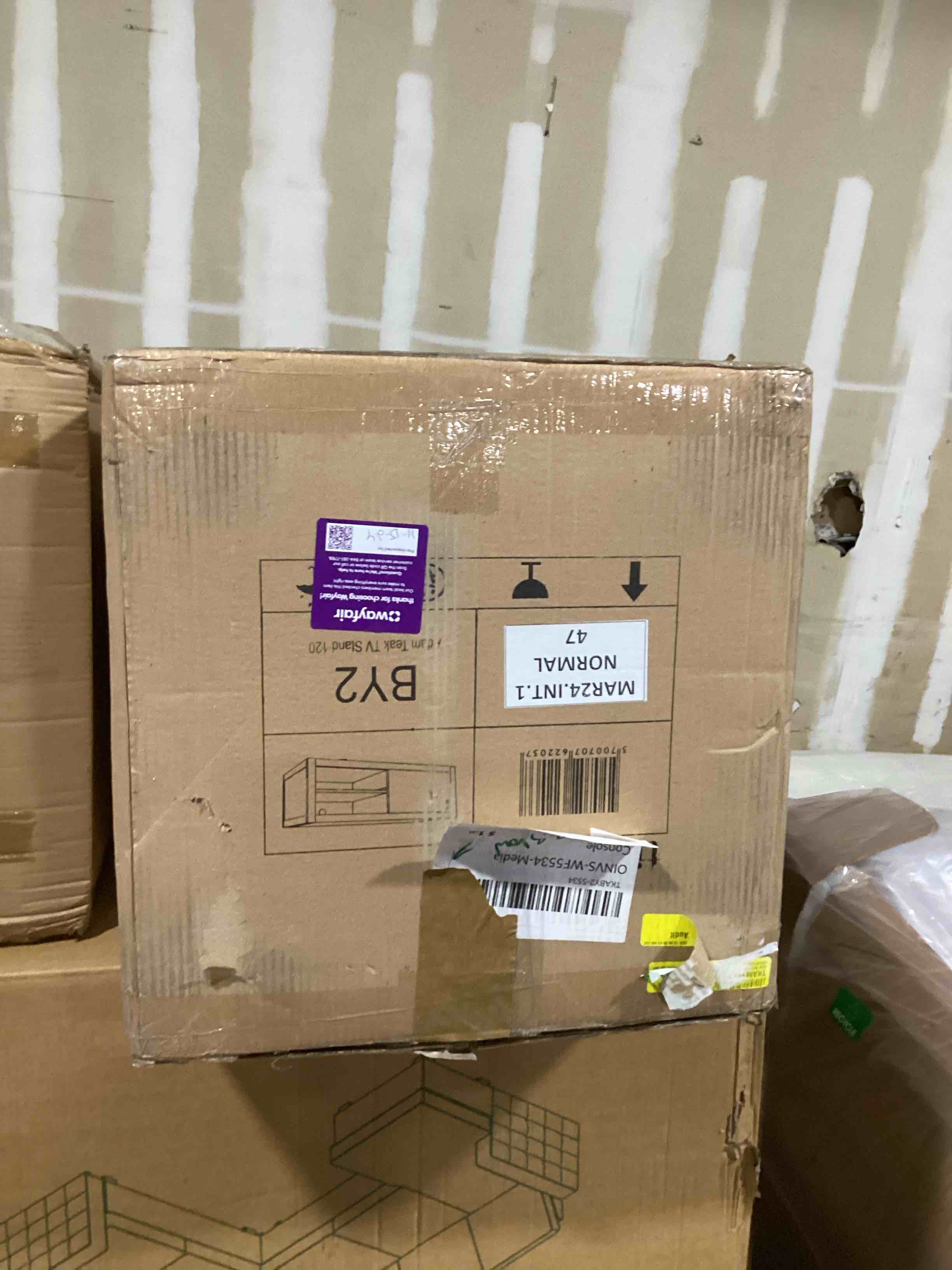 https://s3.amazonaws.com/lotting-images-prod/bidfta/PNK1406330_1735308033220.jpeg