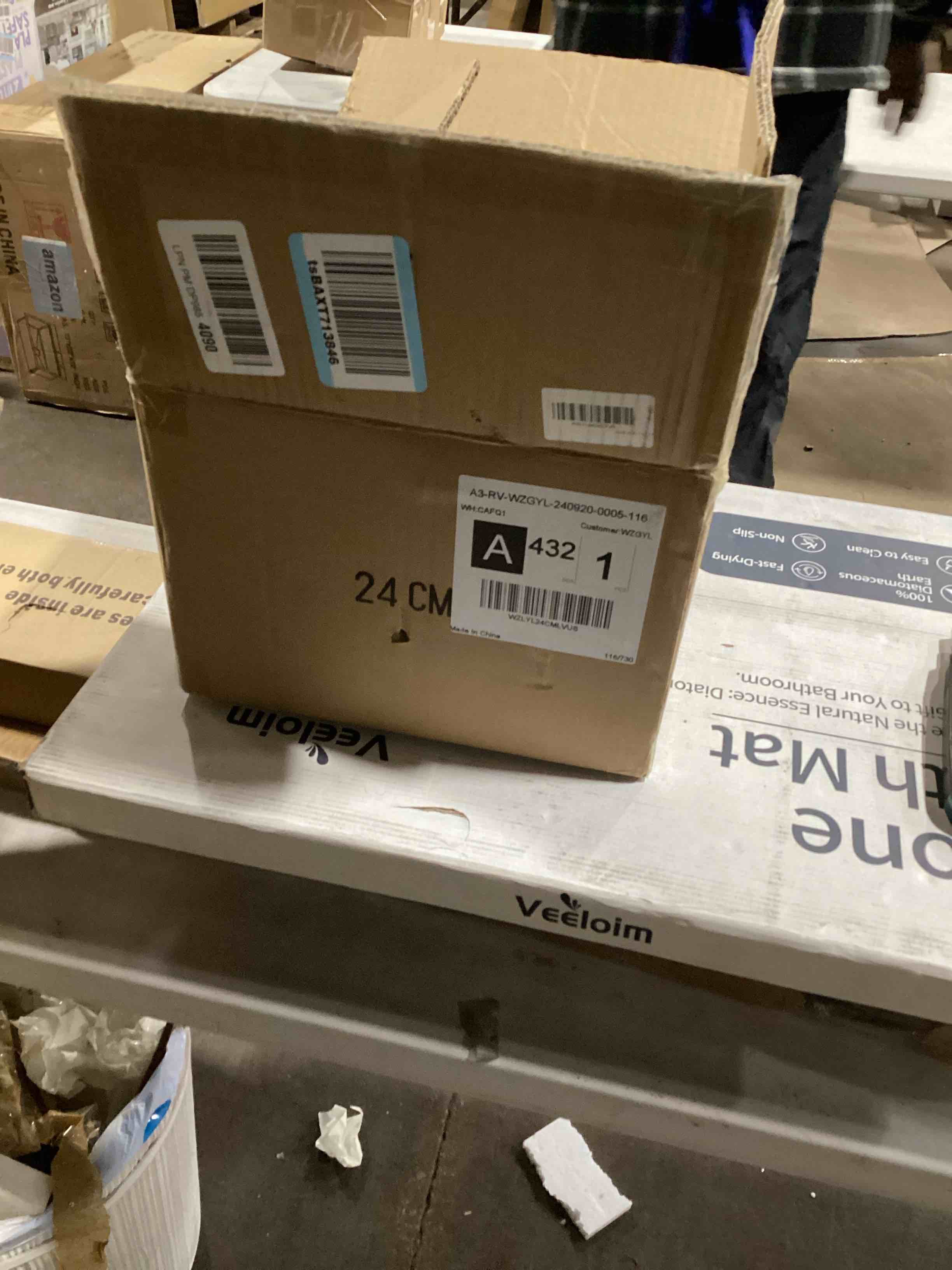 https://s3.amazonaws.com/lotting-images-prod/bidfta/PNK1406685_1736529185667.jpeg
