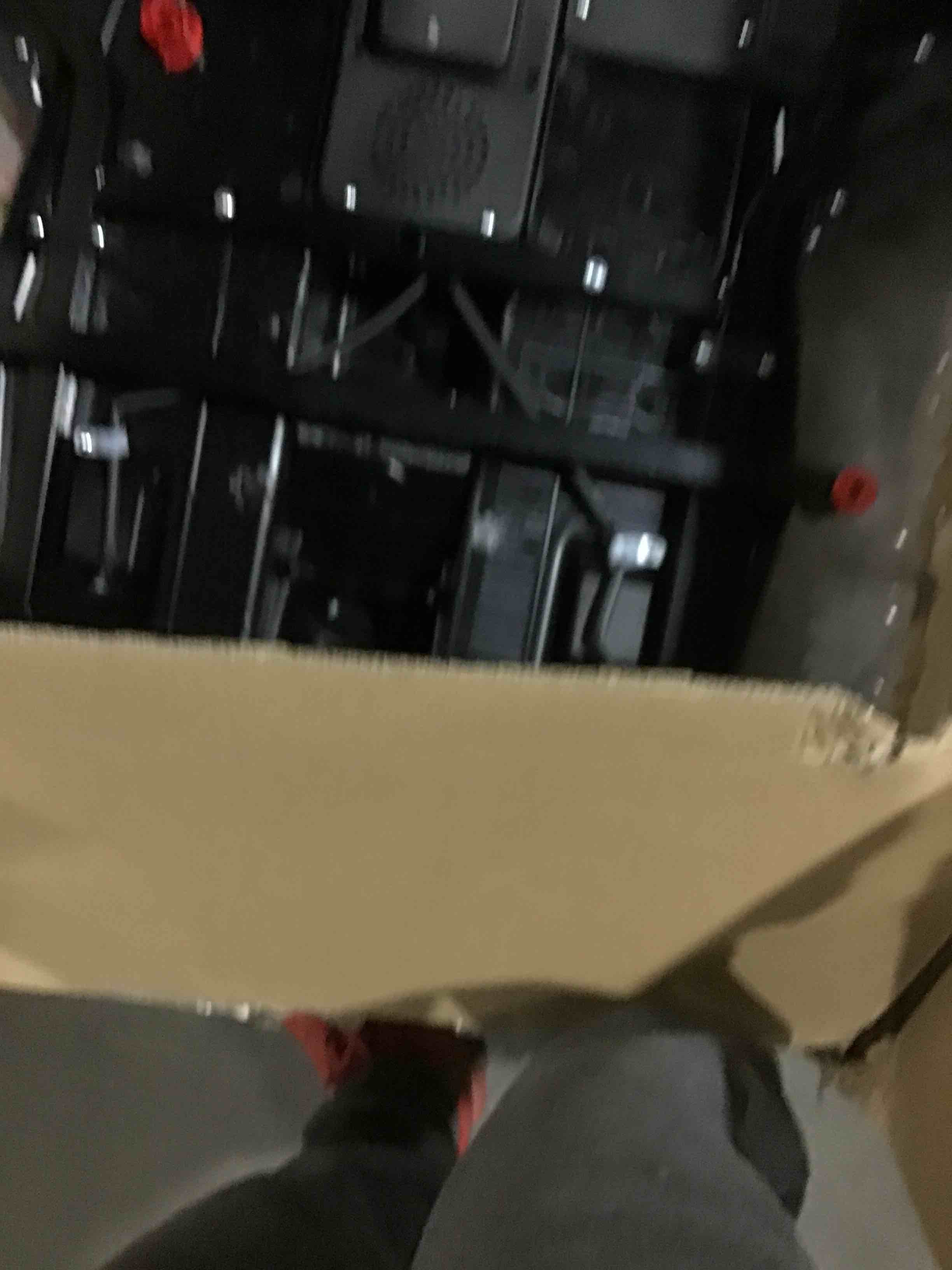 https://s3.amazonaws.com/lotting-images-prod/bidfta/PNK1407524_1737549276427.jpeg