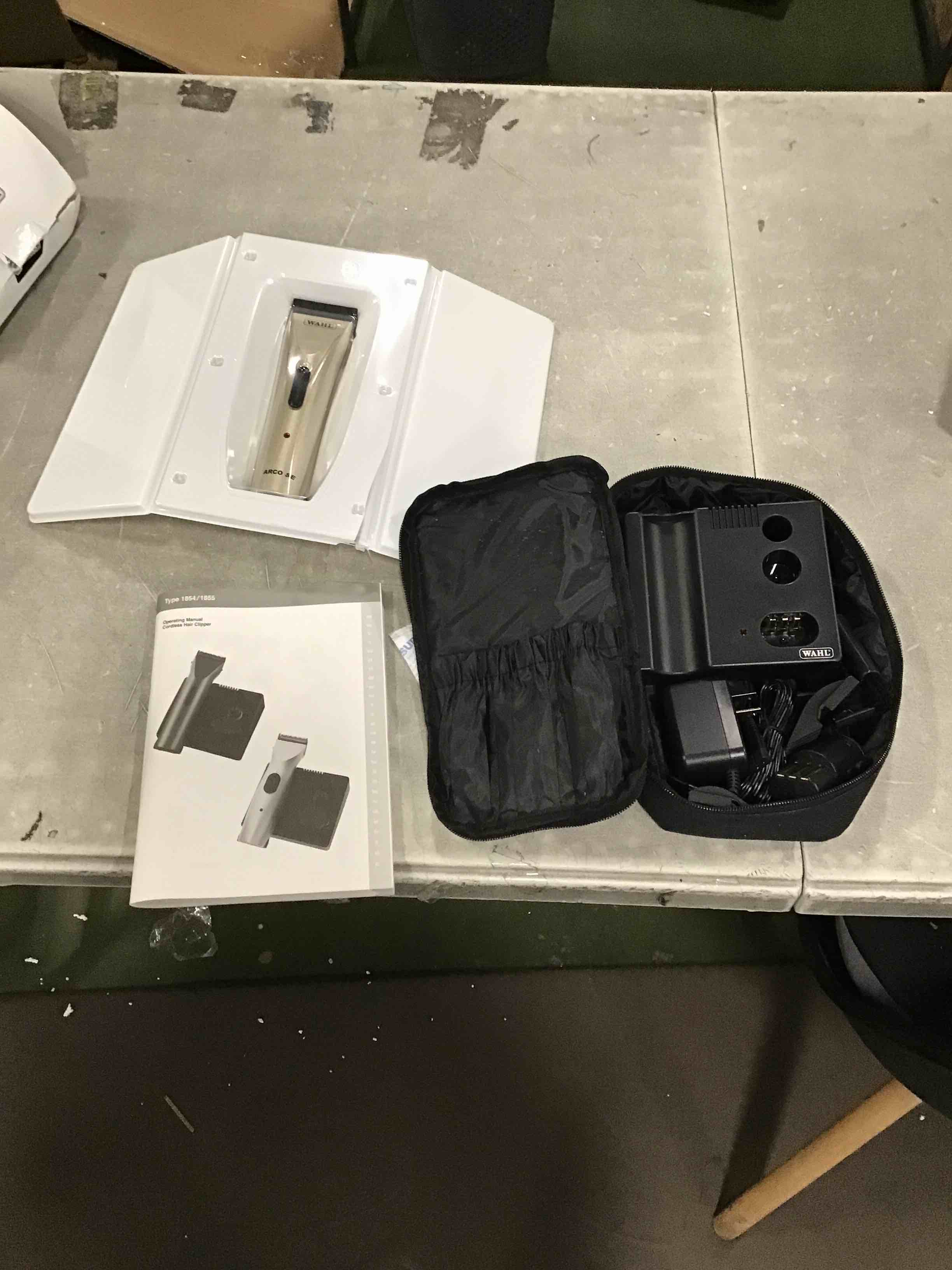 https://s3.amazonaws.com/lotting-images-prod/bidfta/PNK1435985_1735655751626.jpeg