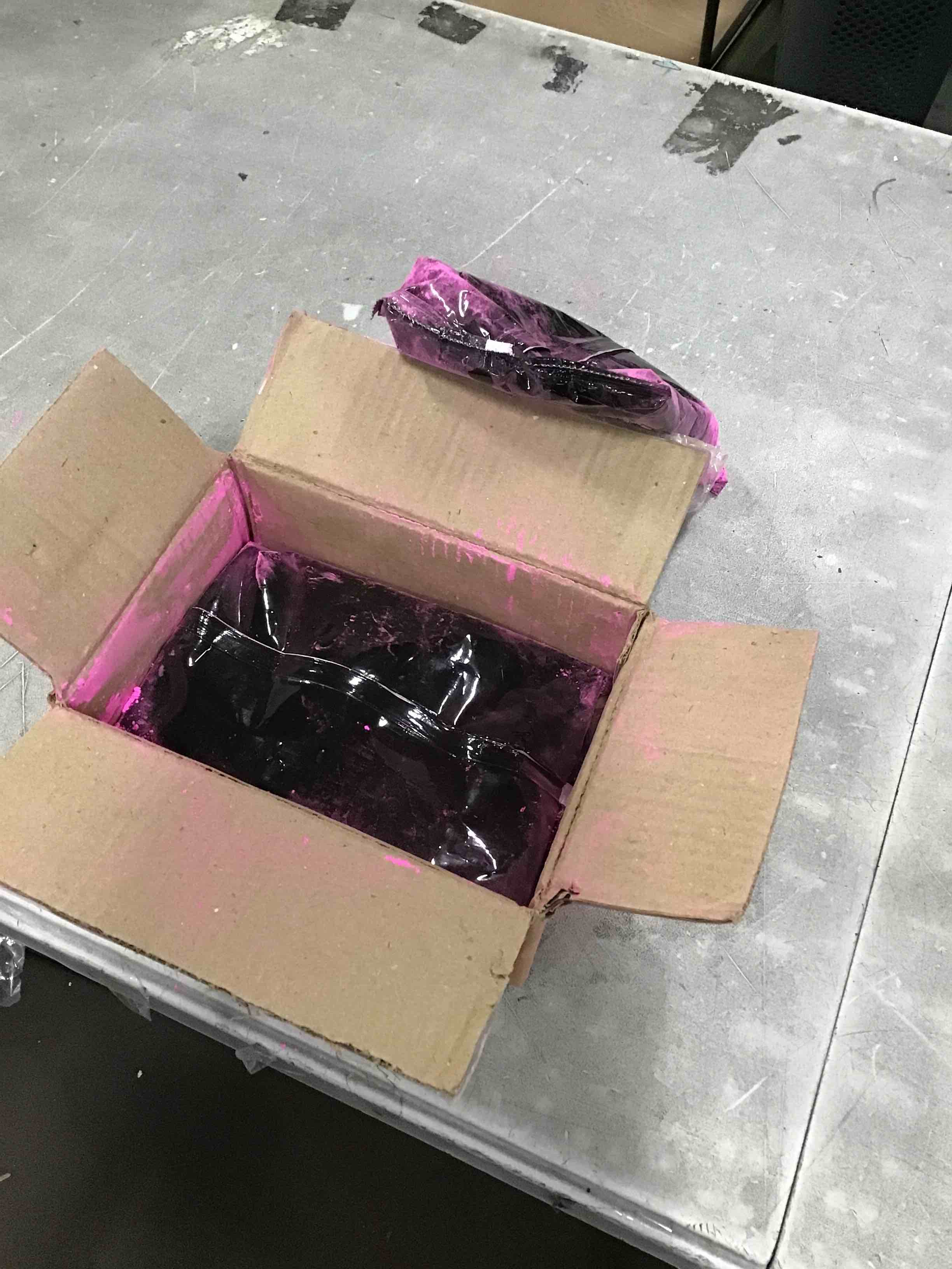 https://s3.amazonaws.com/lotting-images-prod/bidfta/PNK1435996_1735659647215.jpeg