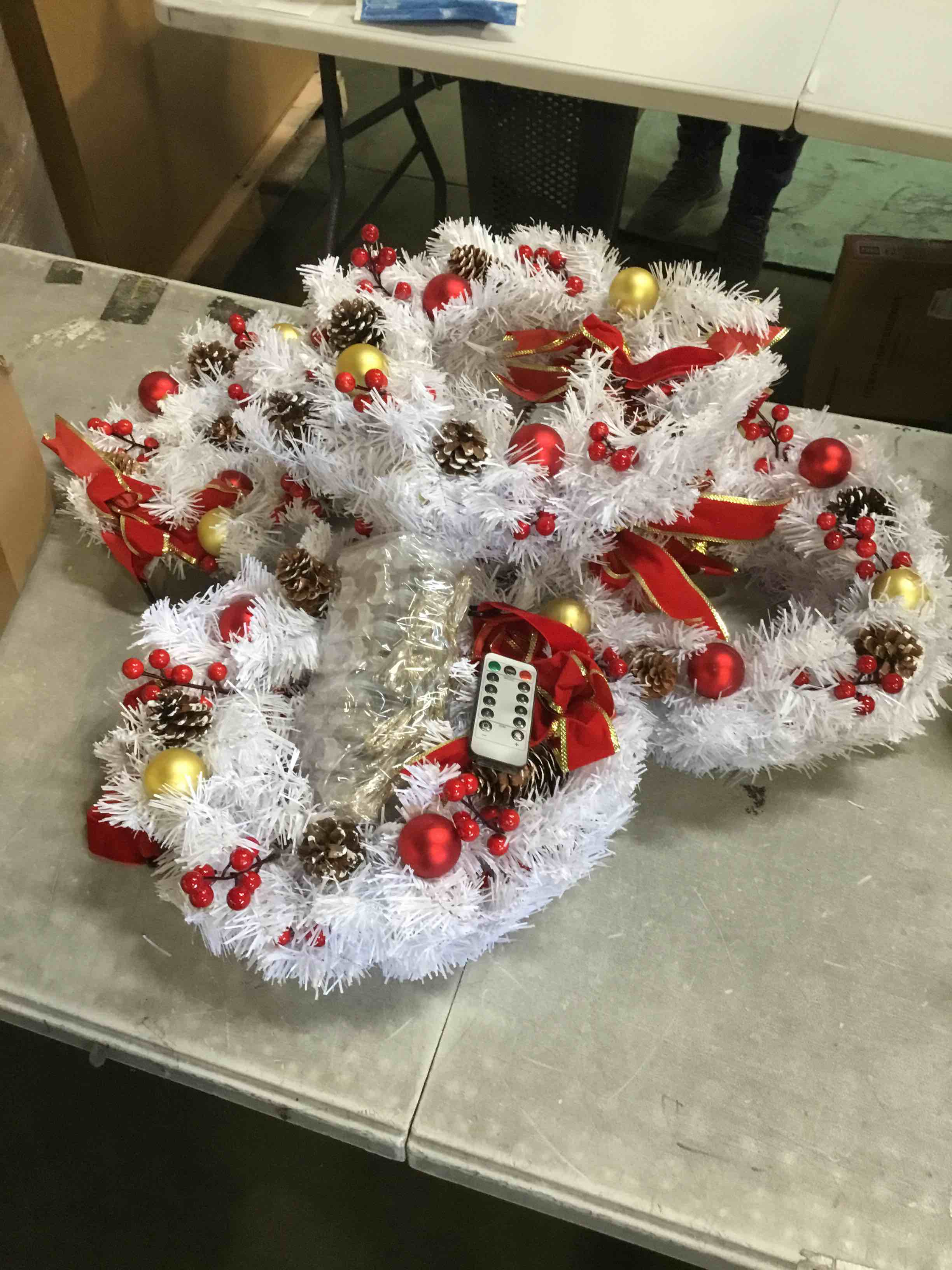 https://s3.amazonaws.com/lotting-images-prod/bidfta/PNK1437042_1737127679904.jpeg