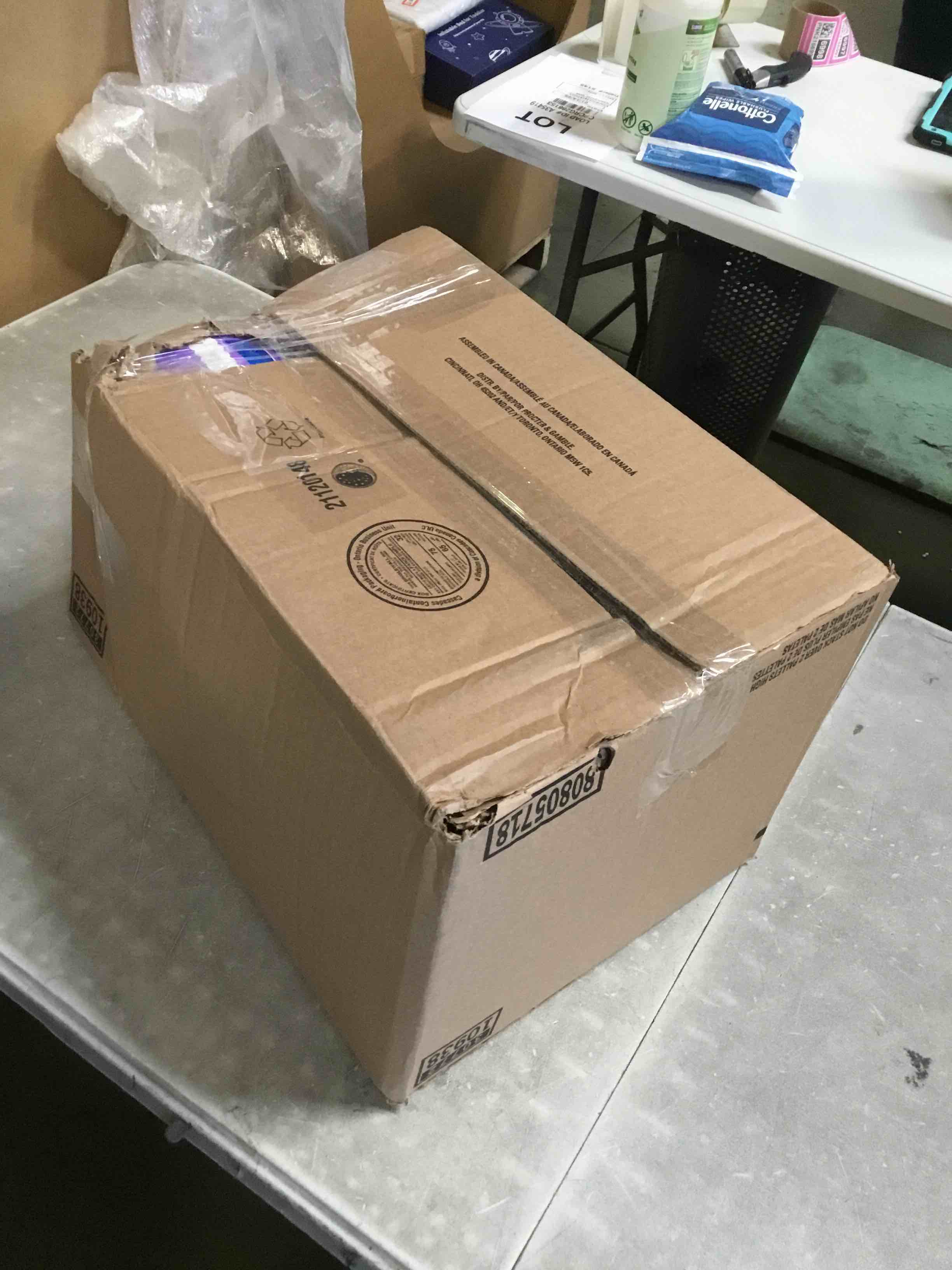https://s3.amazonaws.com/lotting-images-prod/bidfta/PNK1437126_1737139938732.jpeg
