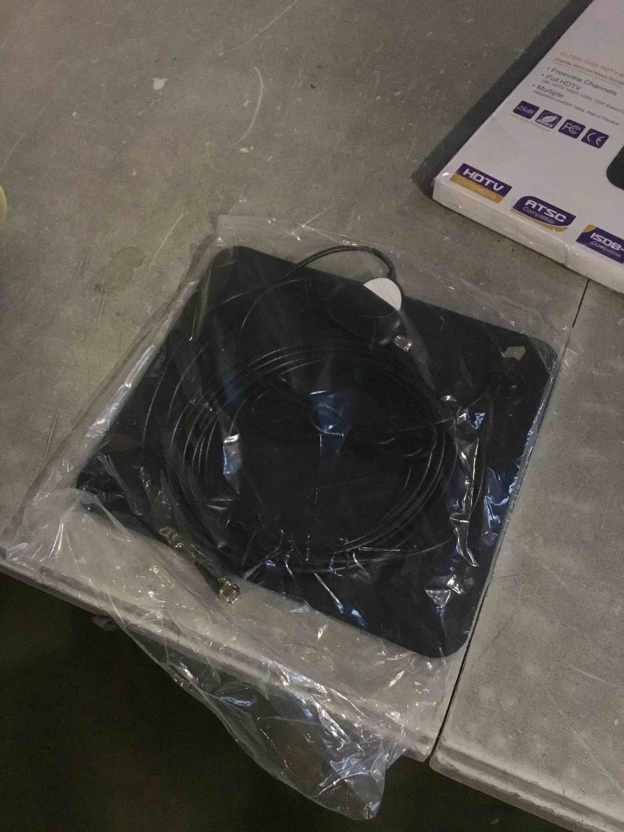https://s3.amazonaws.com/lotting-images-prod/bidfta/PNK1437624_1737724736991.jpeg