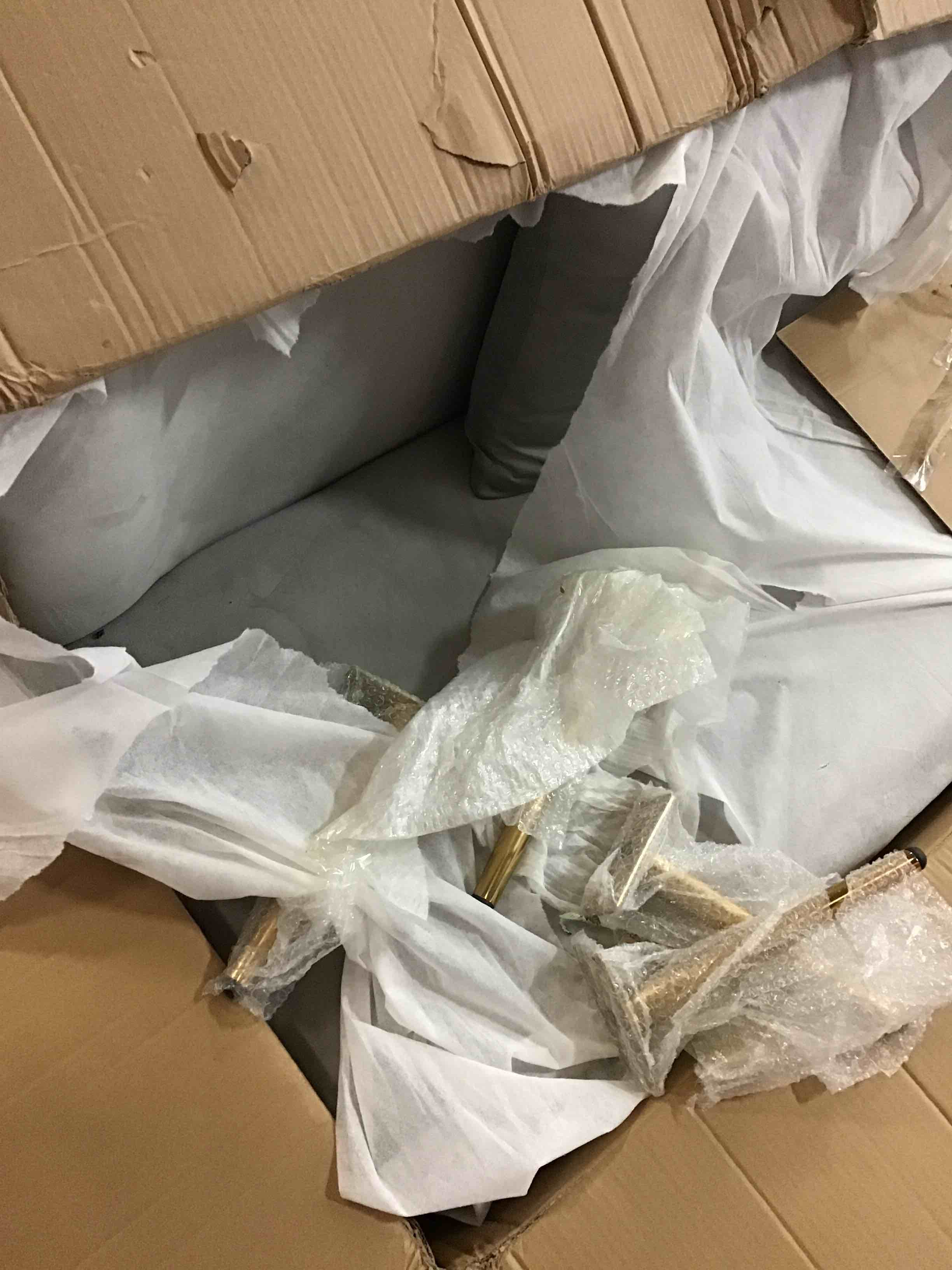 https://s3.amazonaws.com/lotting-images-prod/bidfta/PNK1441013_1735314041869.jpeg